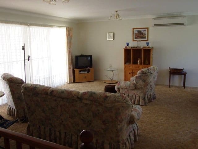 30 Augusta Place, MOLLYMOOK NSW 2539, Mollymook Beach - Thumbnail 2