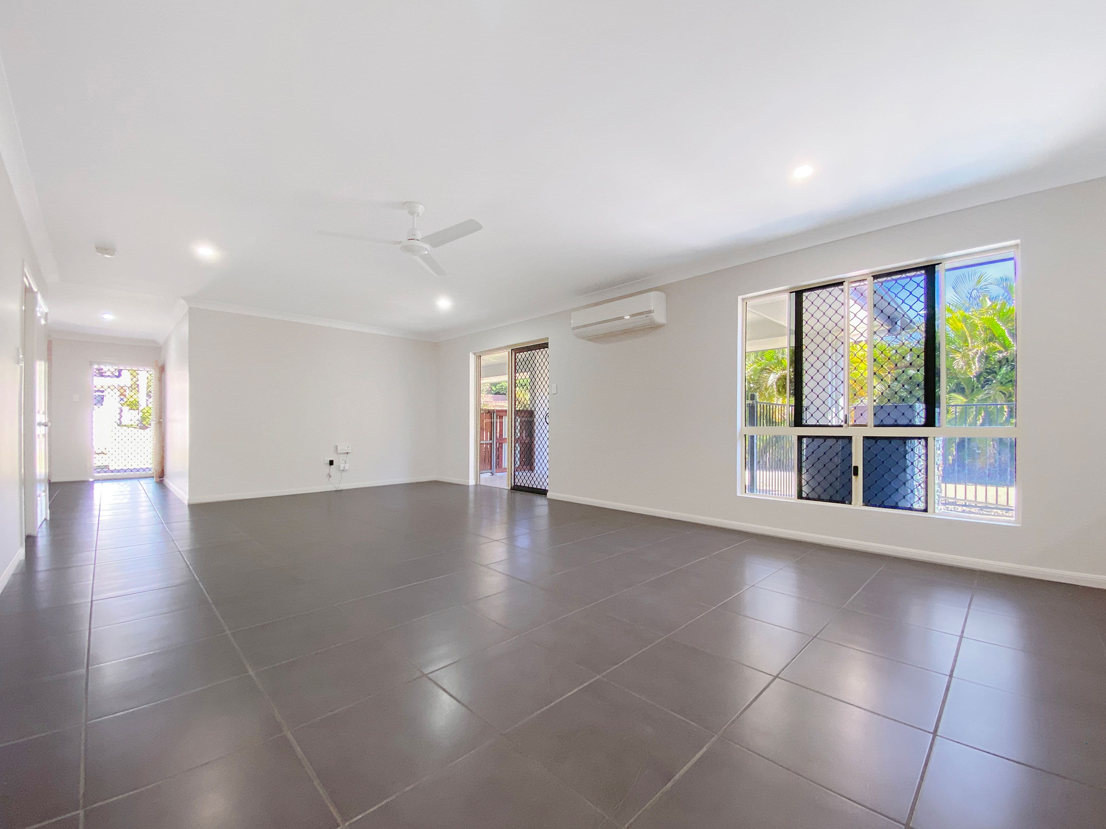 10 Brooksfield Drive, Sarina Beach QLD 4737, Sarina Beach - Thumbnail 4