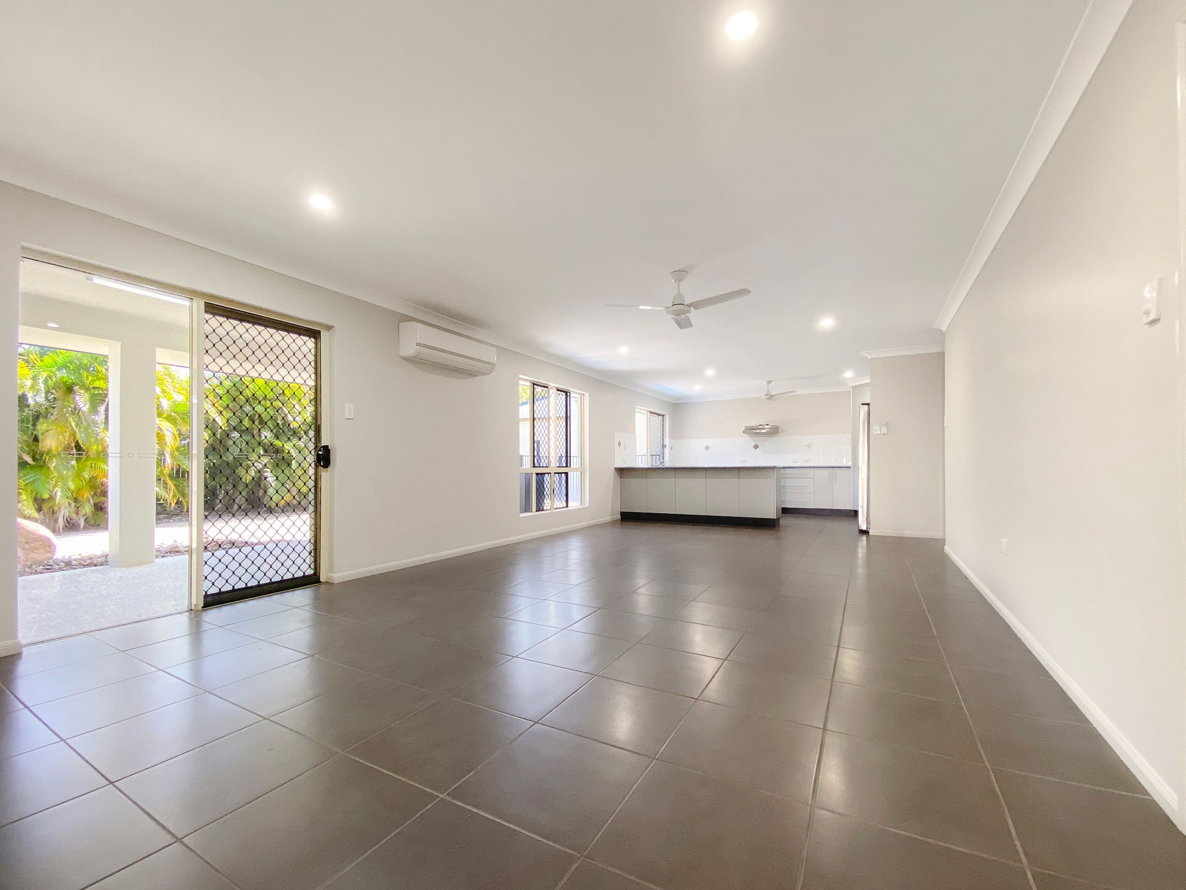 10 Brooksfield Drive, Sarina Beach QLD 4737, Sarina Beach - Thumbnail 5