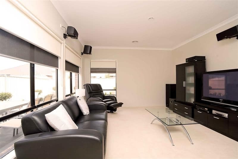 32 The Avenue, CAROLINE SPRINGS VIC 3023, Caroline Springs - Thumbnail 5