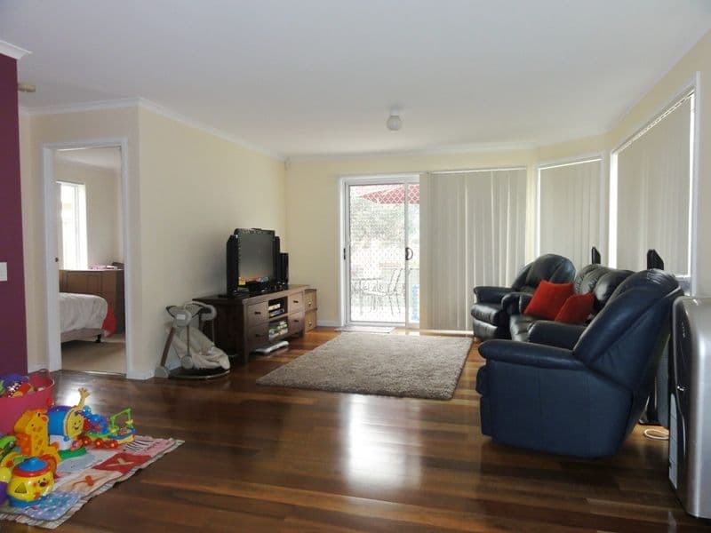 12 Herriott Crescent, HORSLEY NSW 2530, Horsley - Thumbnail 2