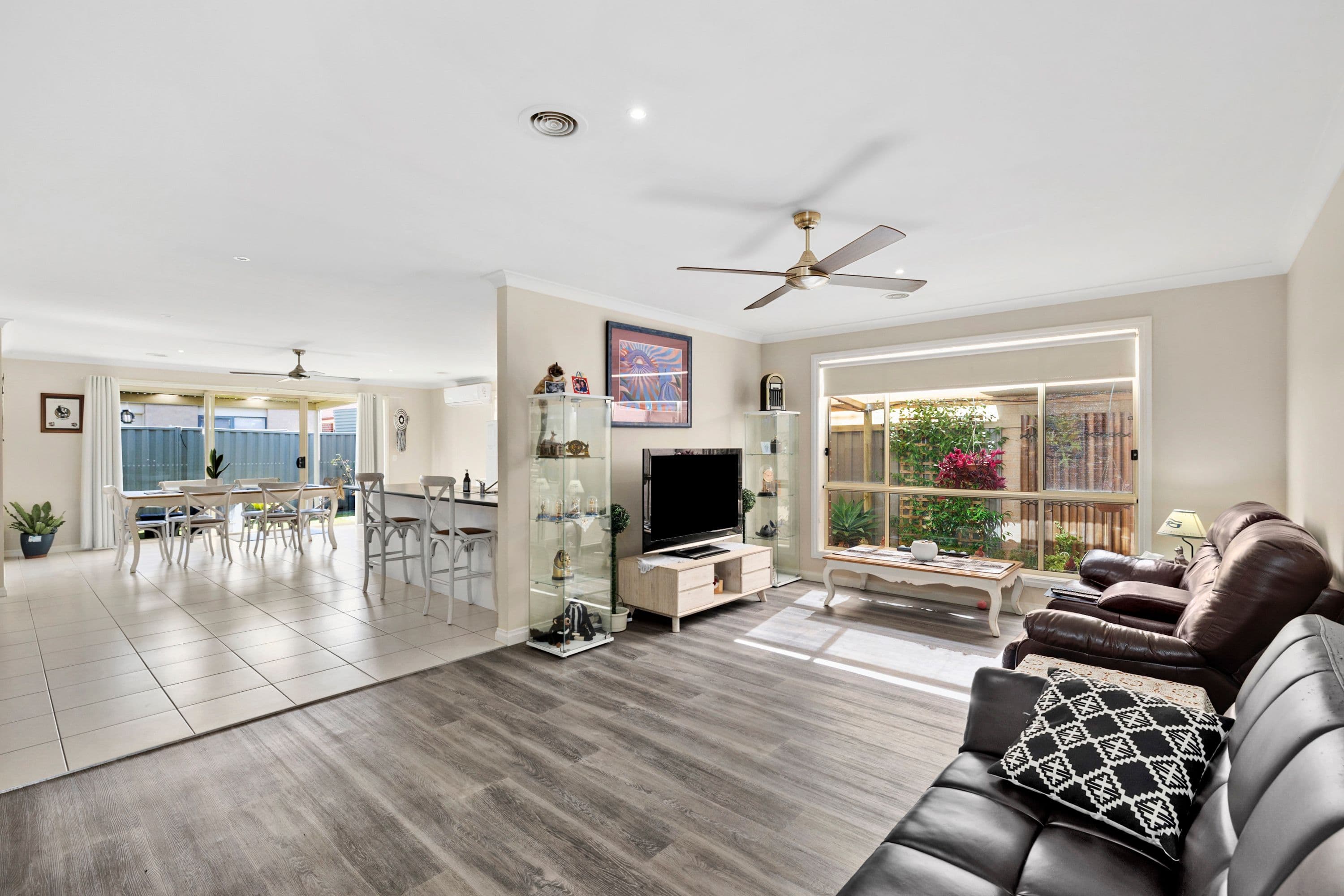 52 McNulty Drive, Wendouree VIC 3355, Wendouree - Thumbnail 2