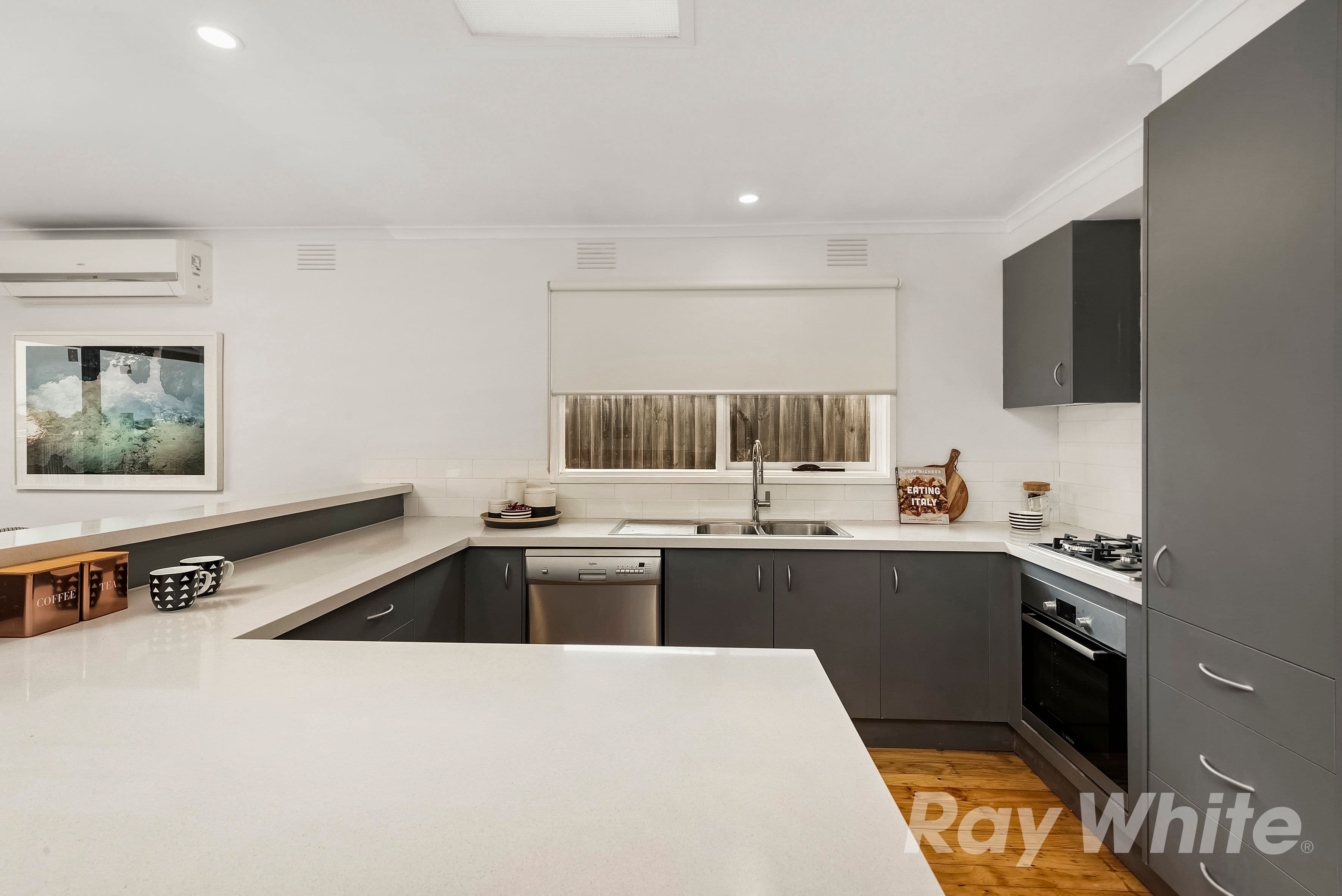 12 Erskine Crescent, Wheelers Hill VIC 3150, Wheelers Hill - Thumbnail 2