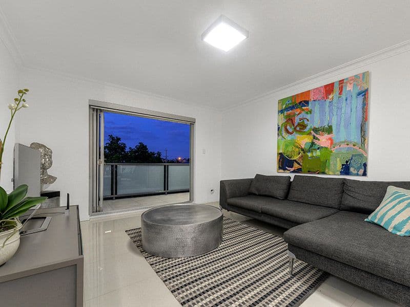 10 Knowsley Street, Greenslopes QLD 4120, Greenslopes - Image 1