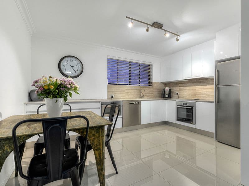 10 Knowsley Street, Greenslopes QLD 4120, Greenslopes - Thumbnail 4