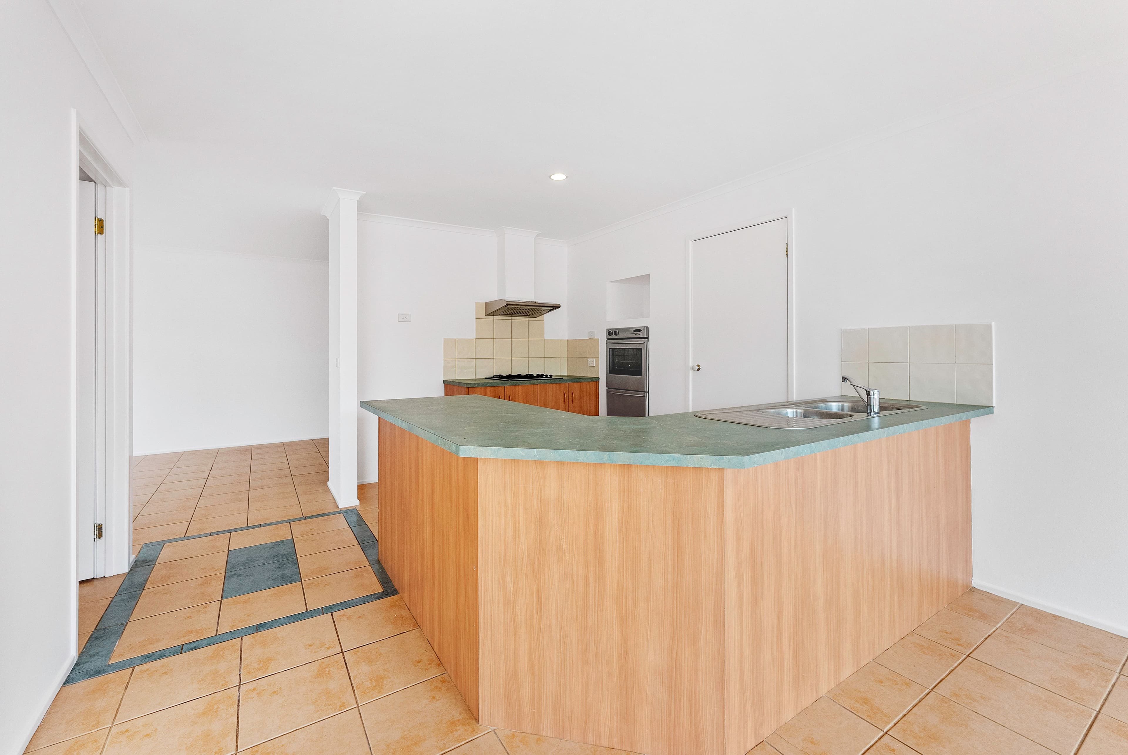 13 Thomson Way, Taylors Hill VIC 3037, Taylors Hill - Thumbnail 5