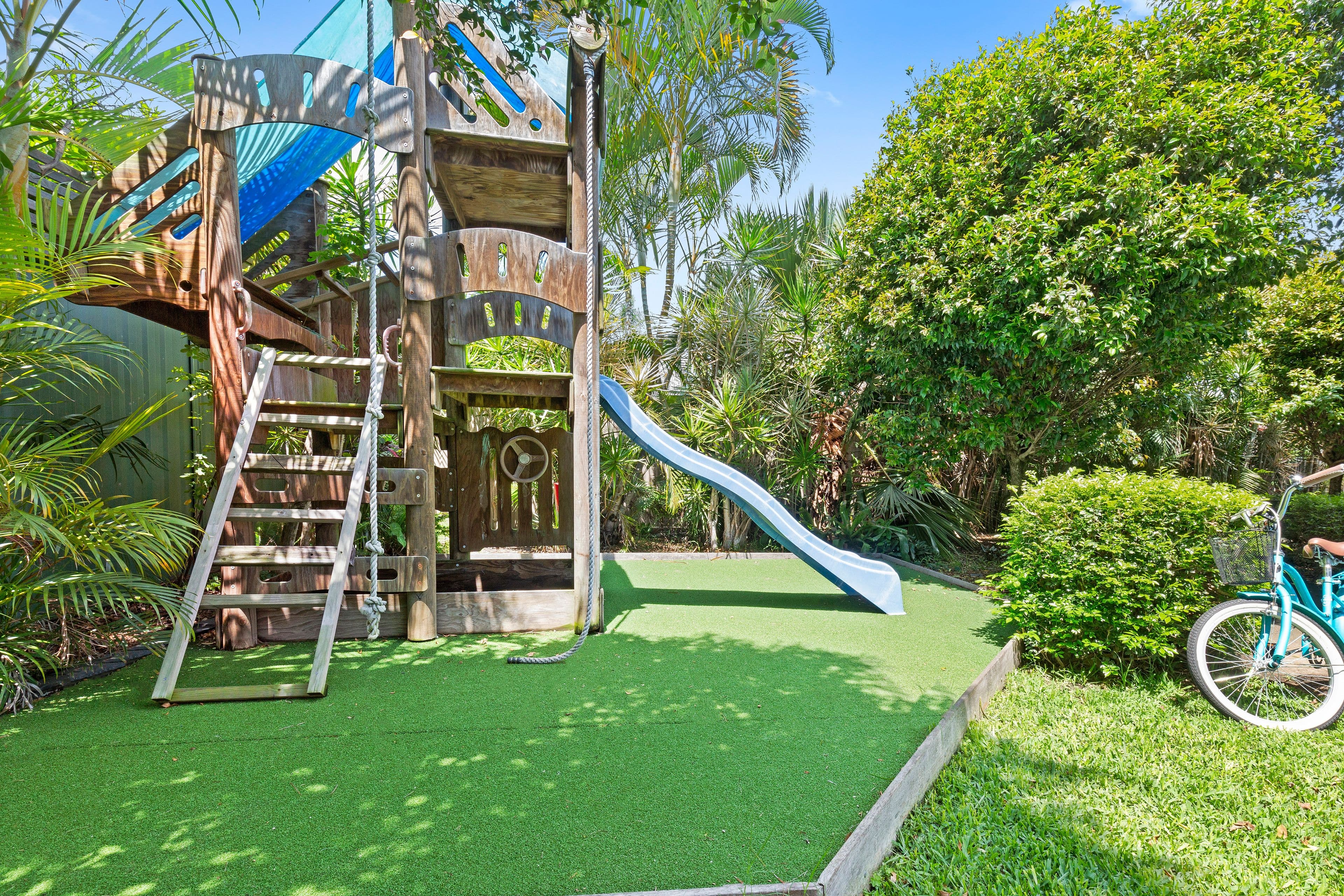 12 Chianti Avenue, Mermaid Waters QLD 4218, Mermaid Waters - Thumbnail 7