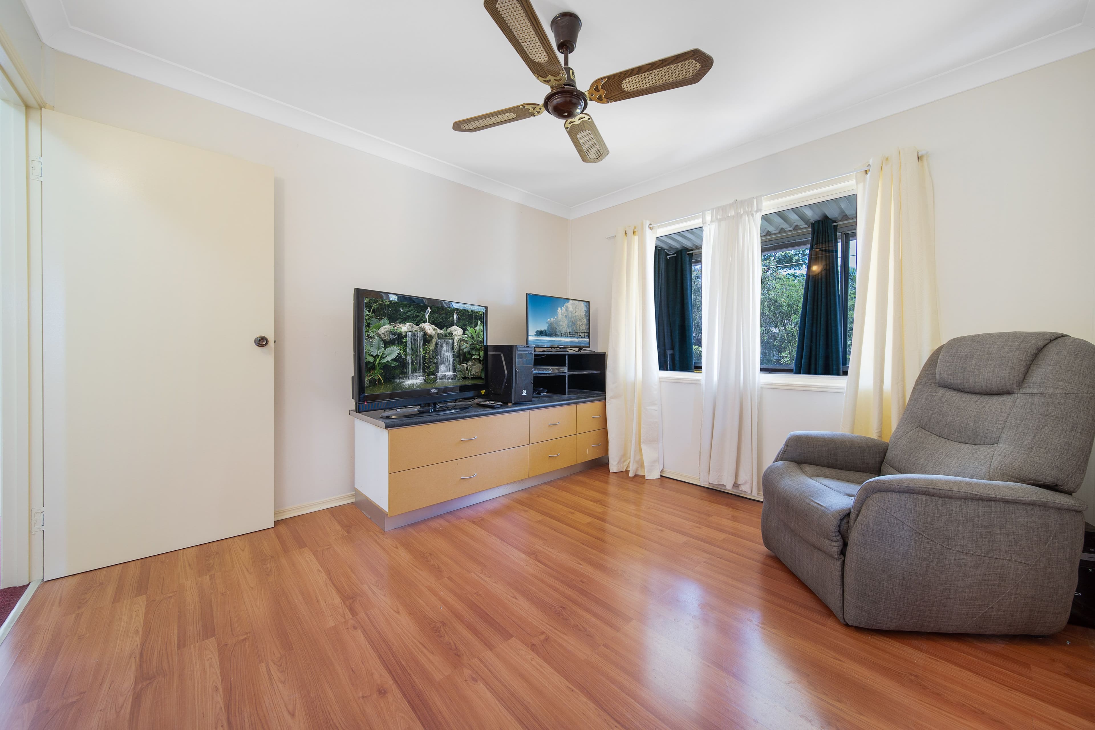 27 Finlay Street, Slacks Creek QLD 4127, Slacks Creek - Thumbnail 7