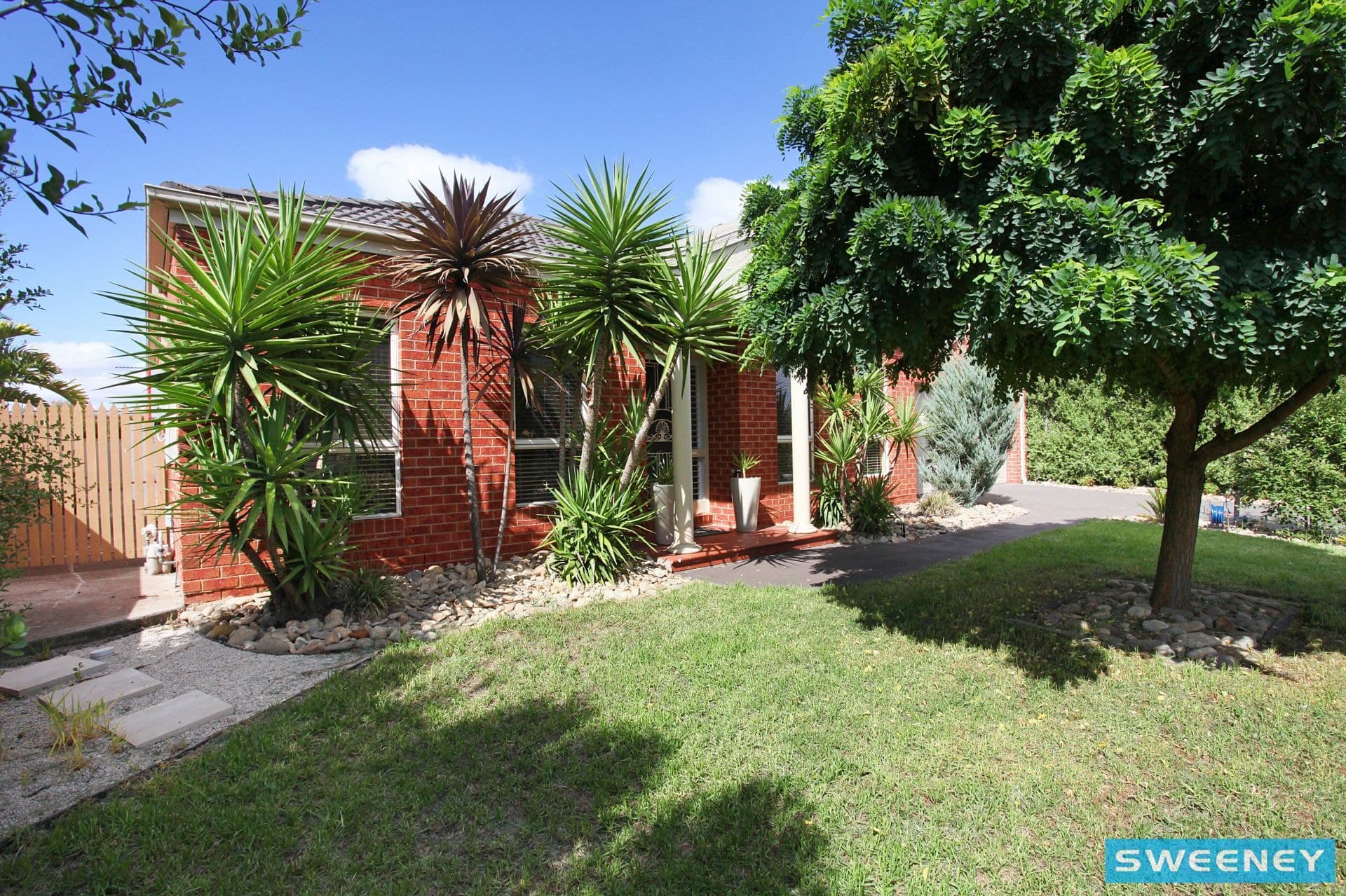 7 Girraween Place, Caroline Springs - Thumbnail 4