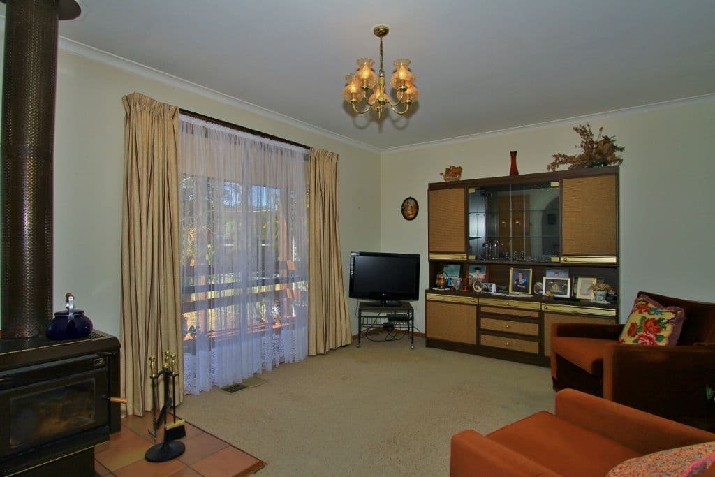 13 Thomas Street, Heathcote VIC 3523, Heathcote - Thumbnail 2