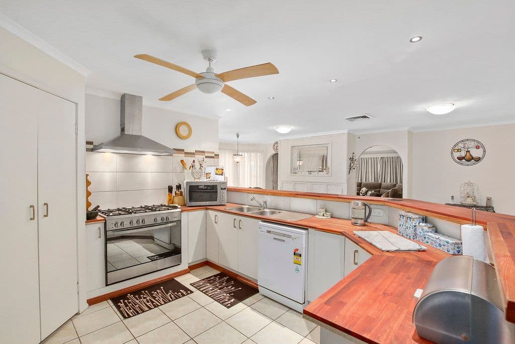 4 Fife Place, Cecil Hills NSW 2171, Cecil Hills - Thumbnail 2