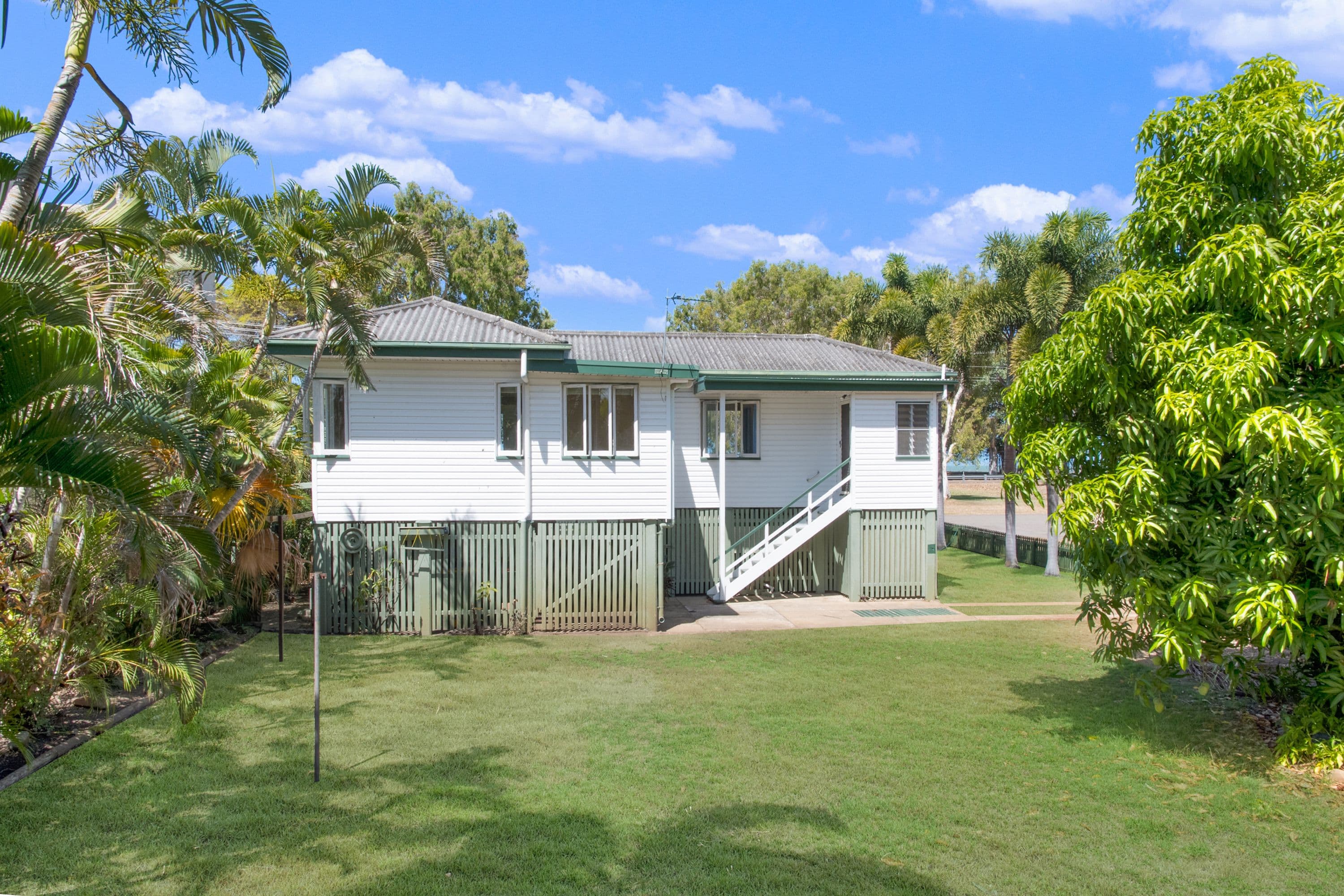 34 Palm Street, Rowes Bay QLD 4810, Rowes Bay - Thumbnail 3