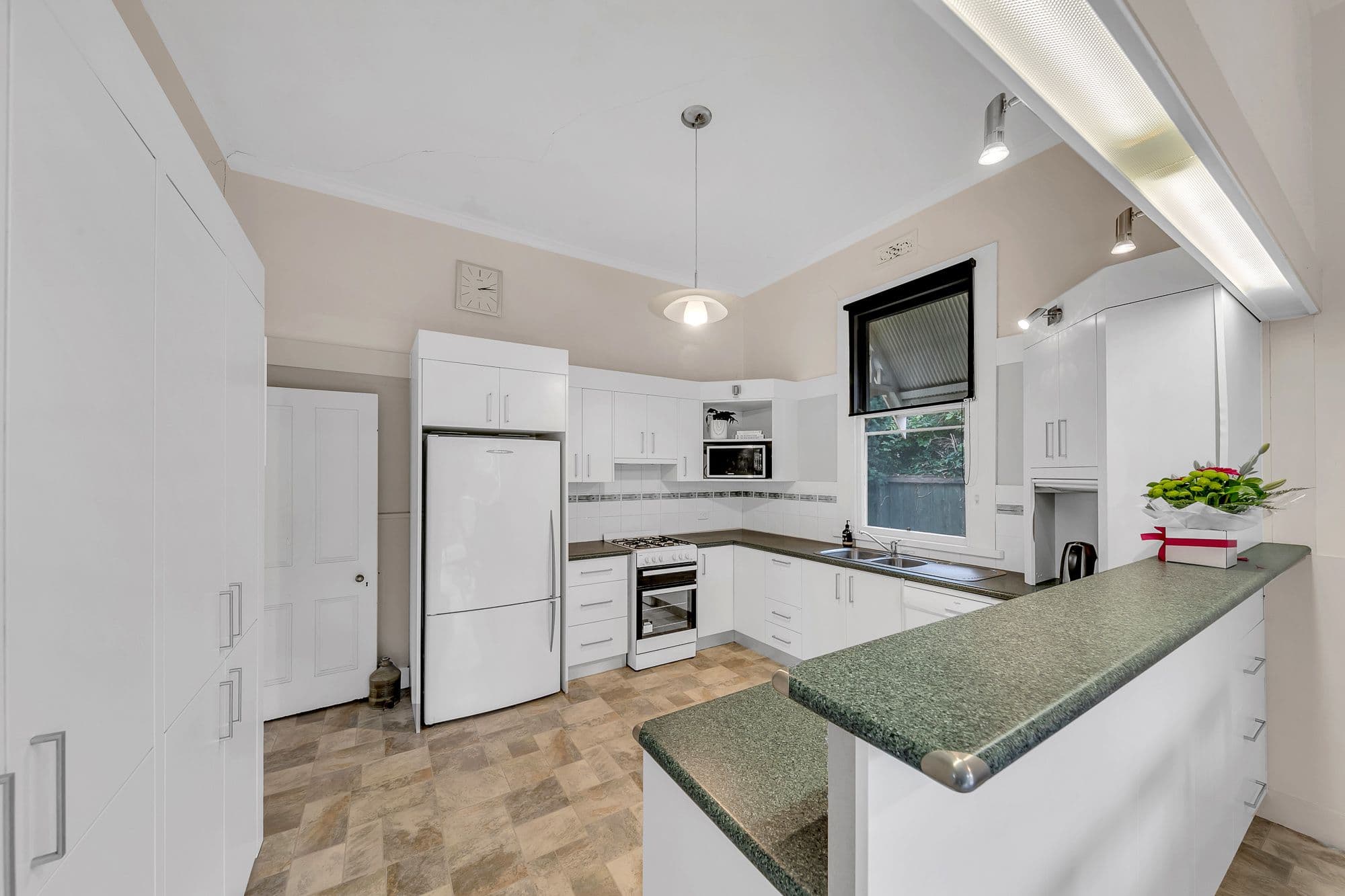 132 Noble Street, Newtown VIC 3220, Newtown - Thumbnail 3