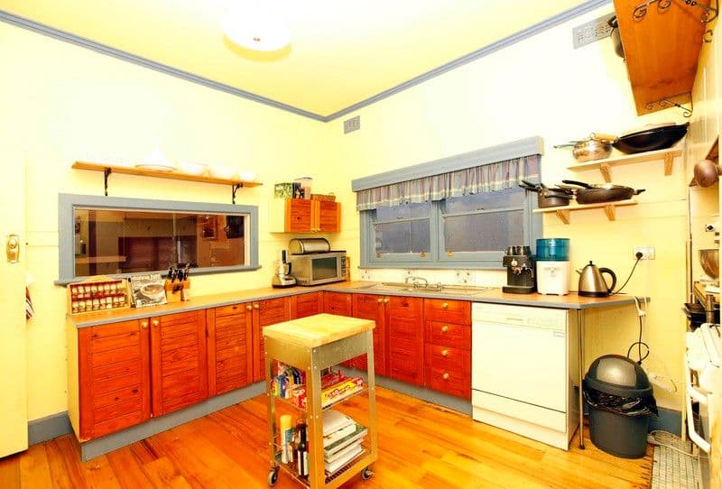 70 Cumberland Road, PASCOE VALE VIC 3044, Pascoe Vale - Thumbnail 2