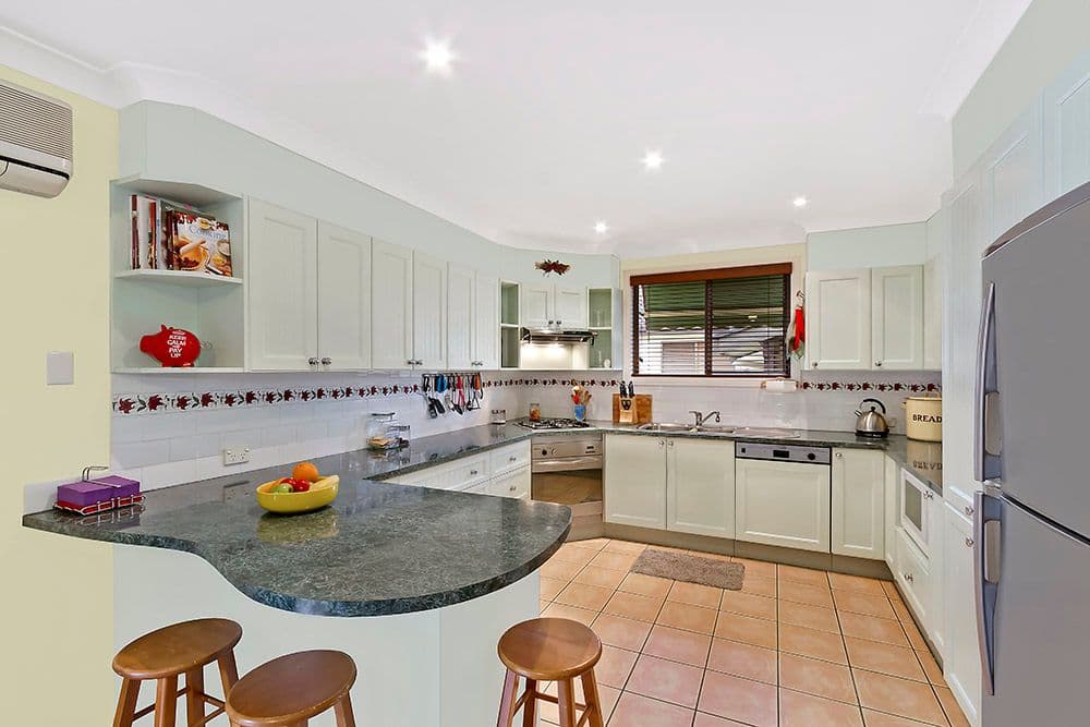 44 Kingsford Smith Drive, BERKELEY VALE NSW 2261, Berkeley Vale - Thumbnail 2