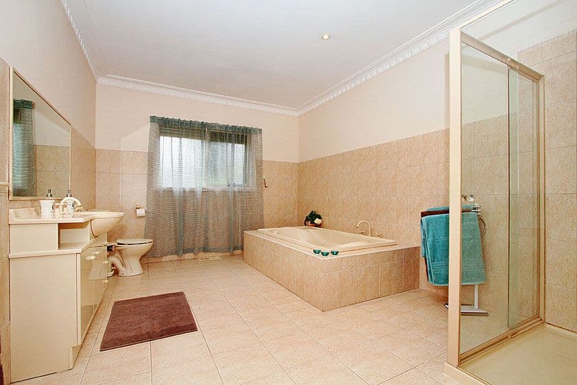 2 Piccadilly Court, GREENVALE VIC 3059, Greenvale - Thumbnail 6