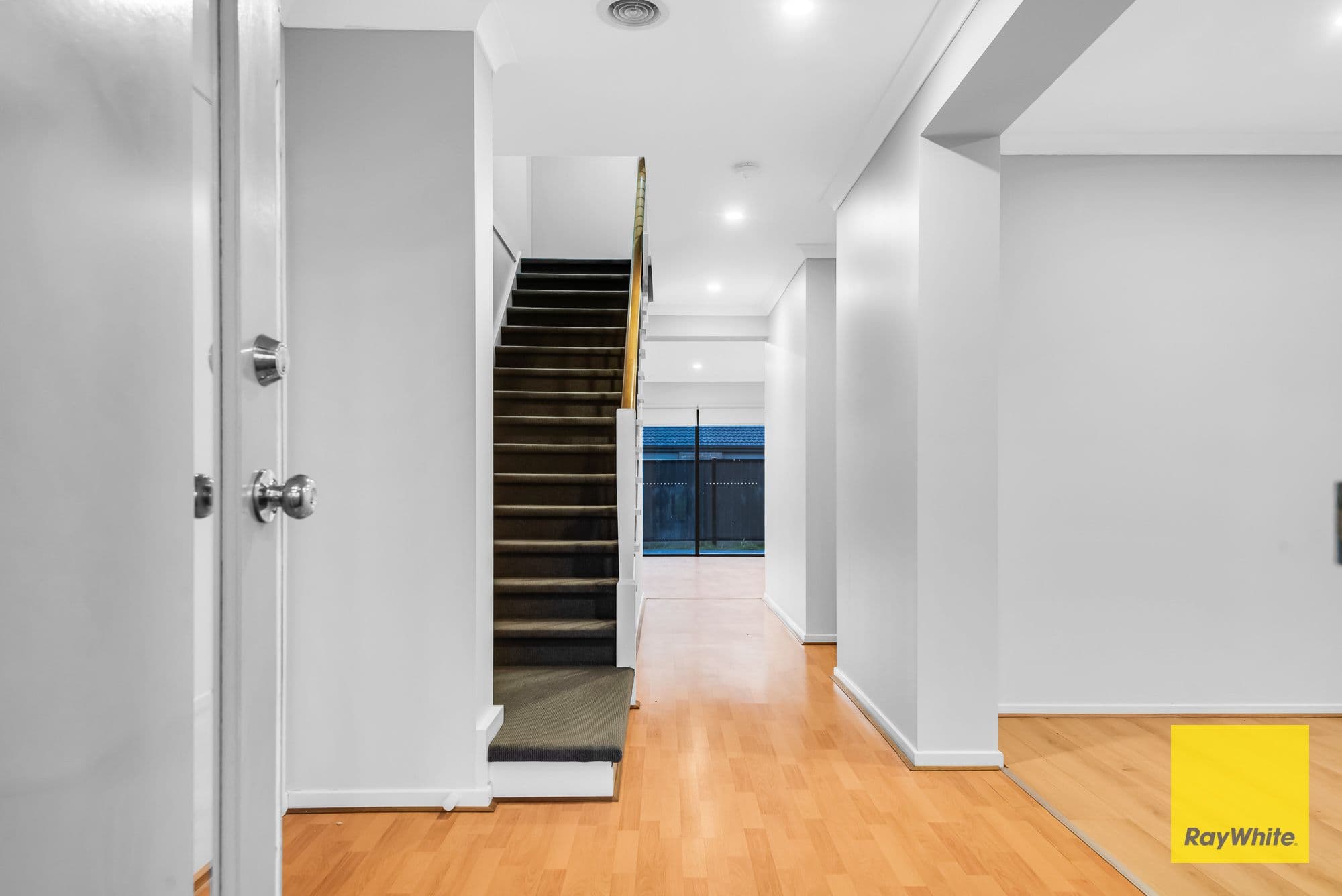 10 Banyan Way, Tarneit VIC 3029, Tarneit - Thumbnail 2