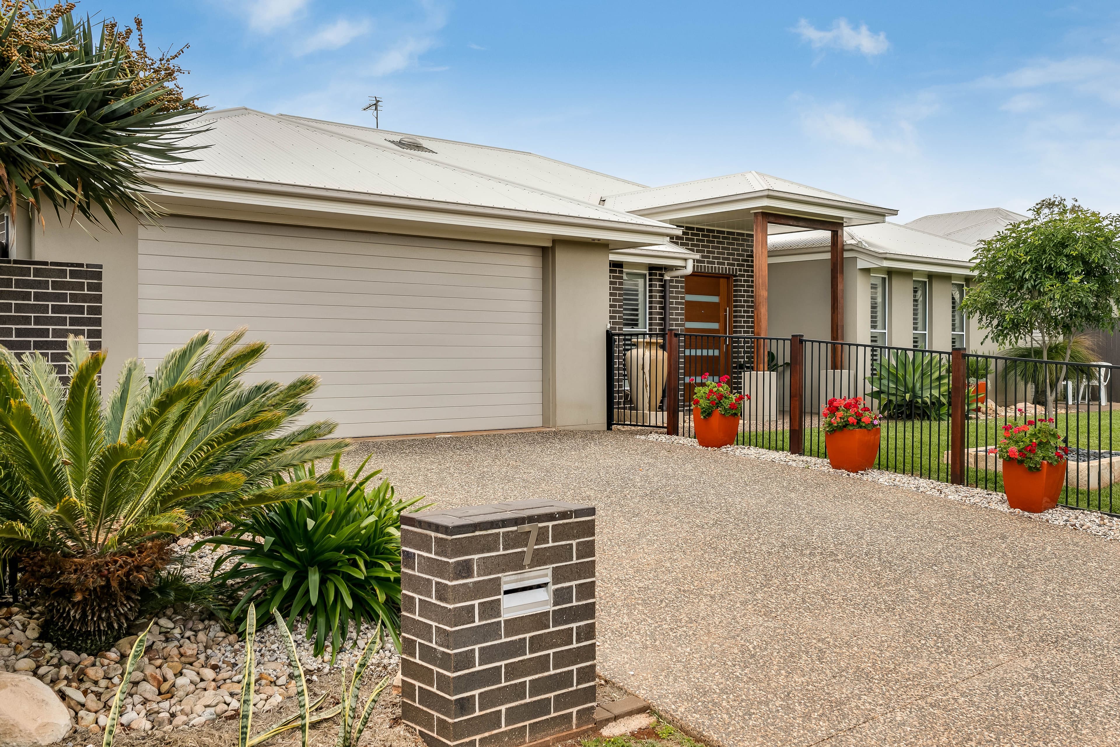 7 Argus Court, Middle Ridge QLD 4350, Middle Ridge - Image 1