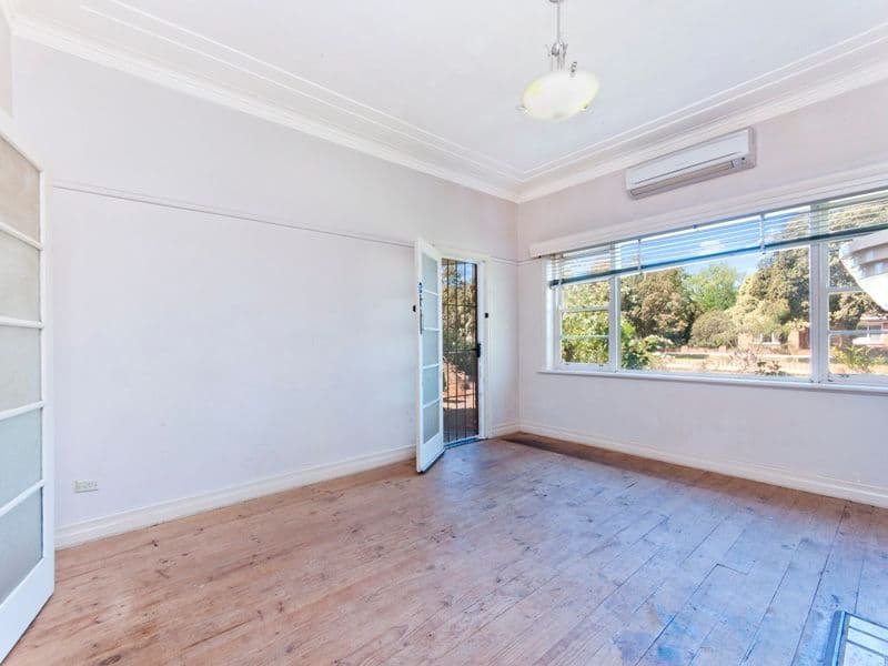 13 Webster Street, Mortlake VIC 3272, Mortlake - Thumbnail 2