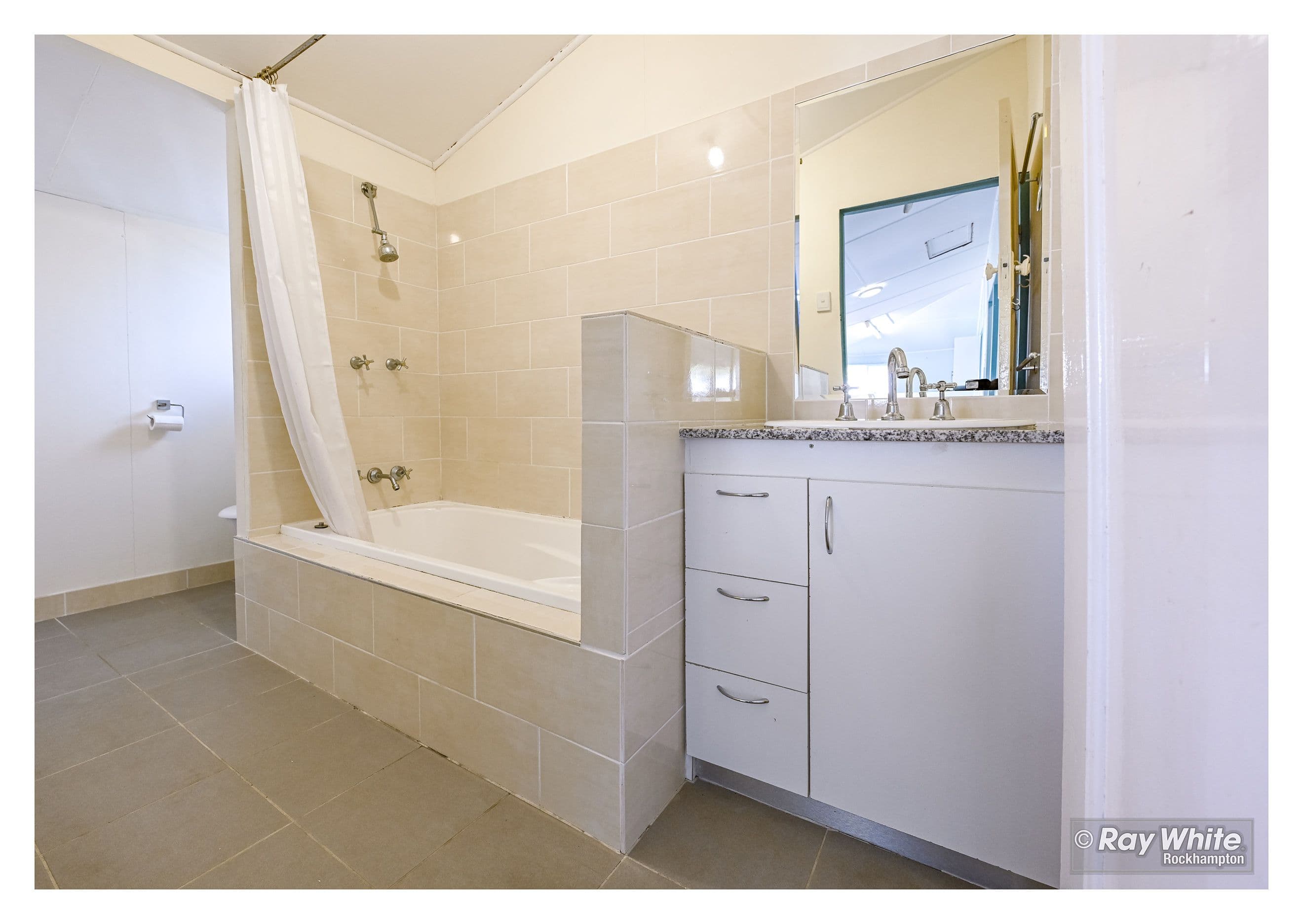 296 ELDON Street, Berserker QLD 4701, Berserker - Thumbnail 4