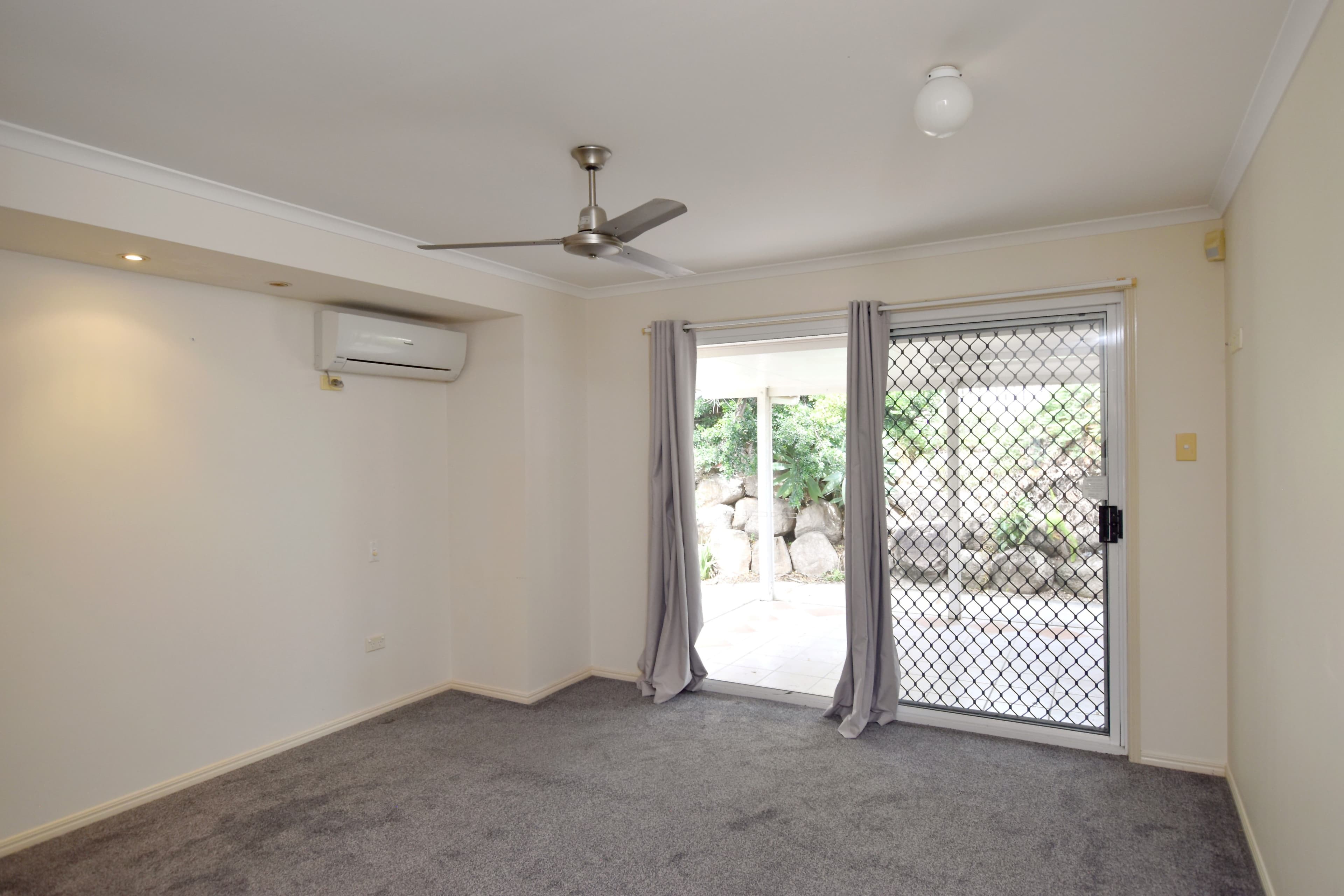 2 Kenneth Court, New Auckland QLD 4680, New Auckland - Thumbnail 8