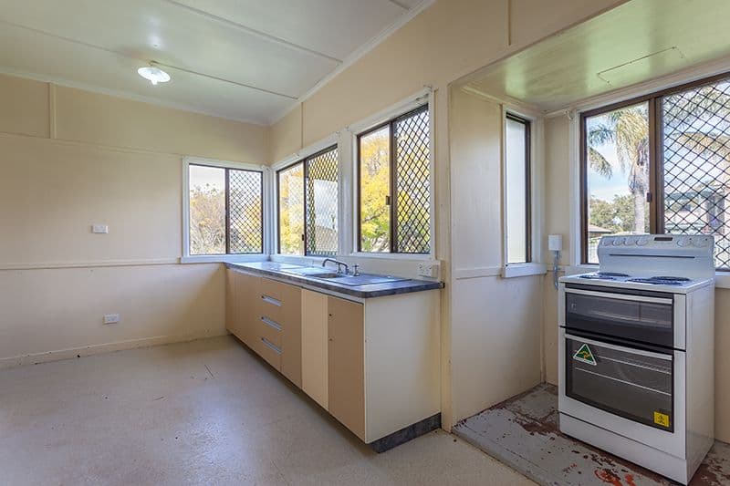 34 Dalgleish Street, South Toowoomba QLD 4350, South Toowoomba - Thumbnail 2