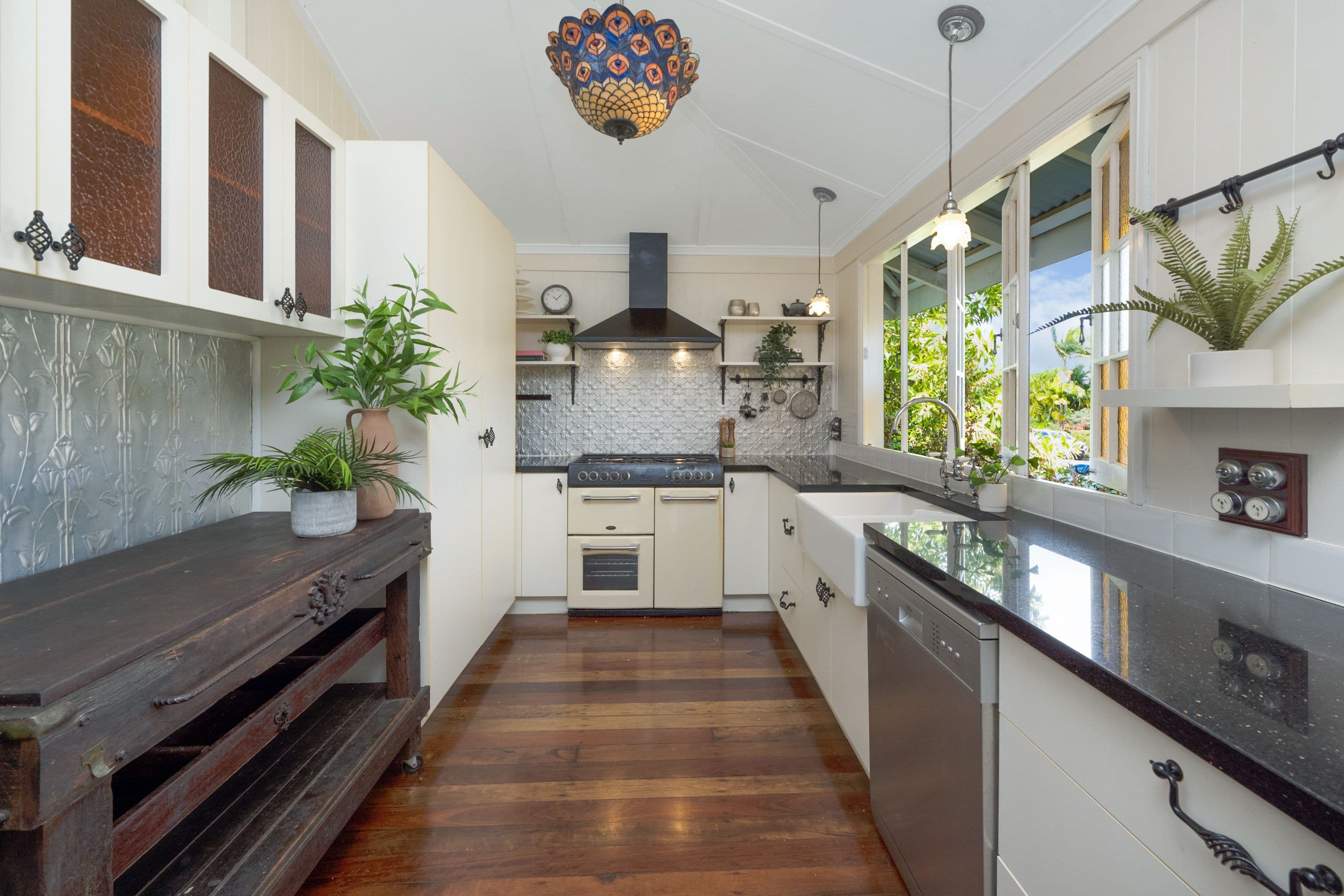 13 Oxford Street, Hyde Park QLD 4812, Hyde Park - Thumbnail 2