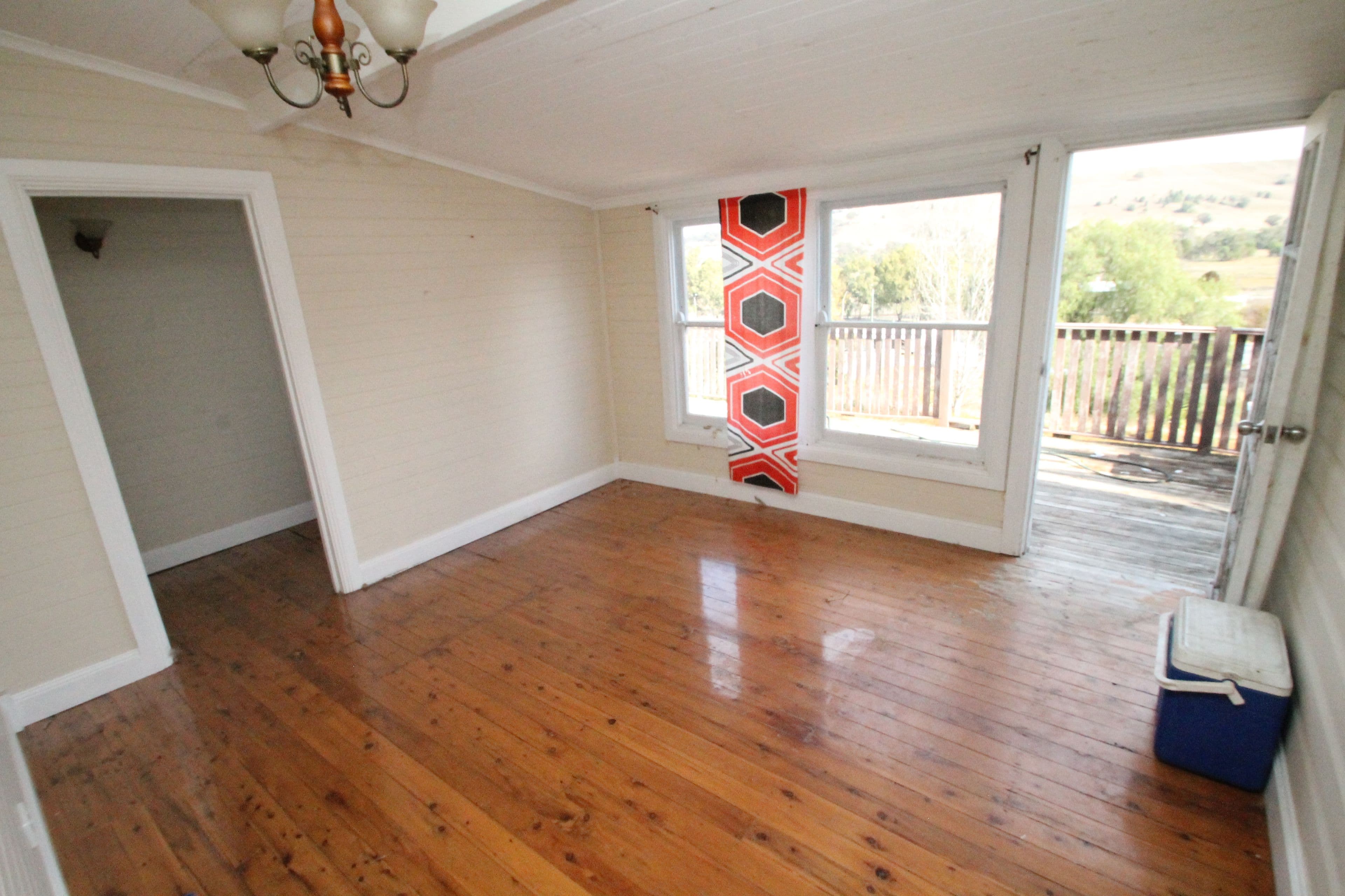 13 Learmonth Street, Willow Tree - Thumbnail 4