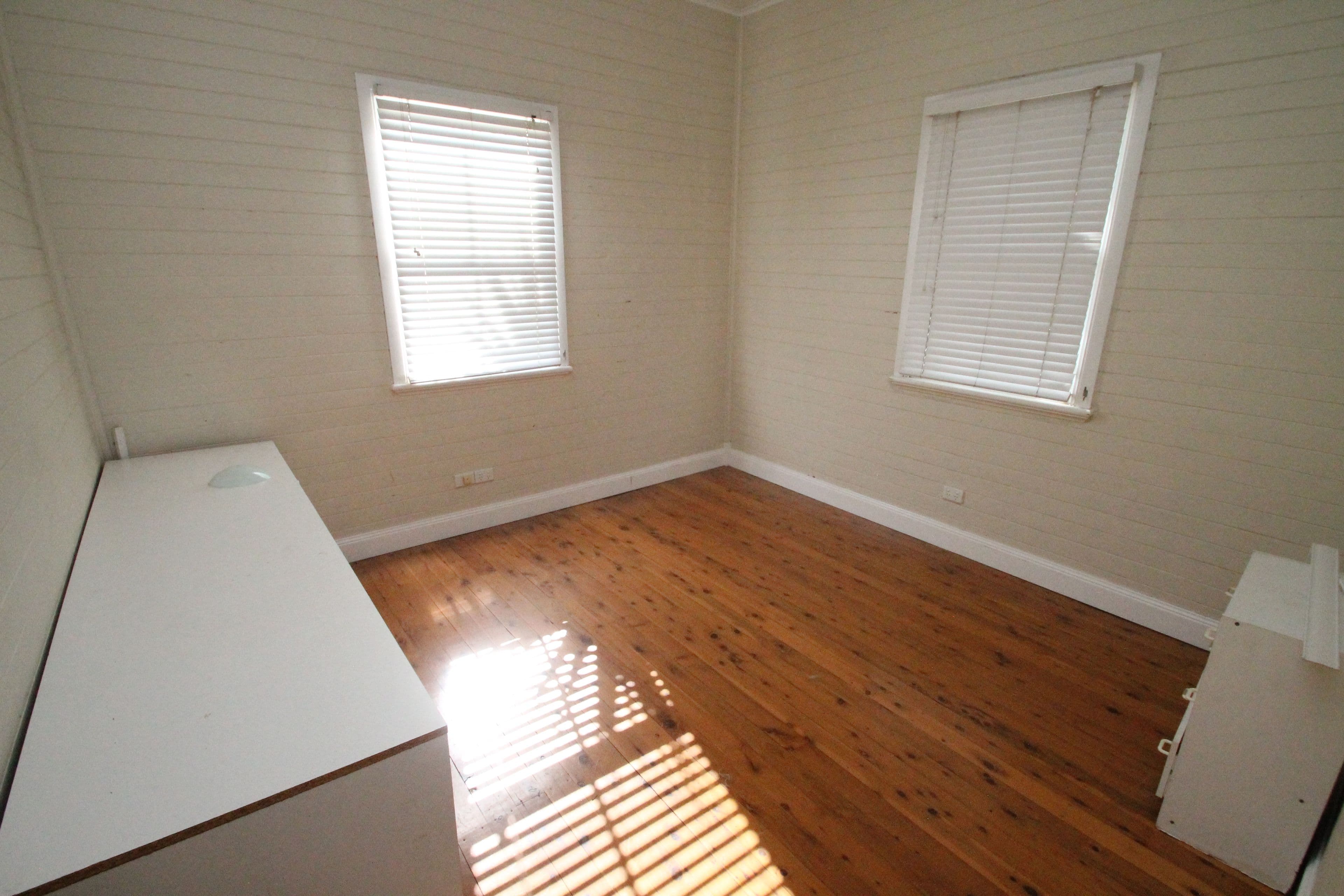 13 Learmonth Street, Willow Tree - Thumbnail 7