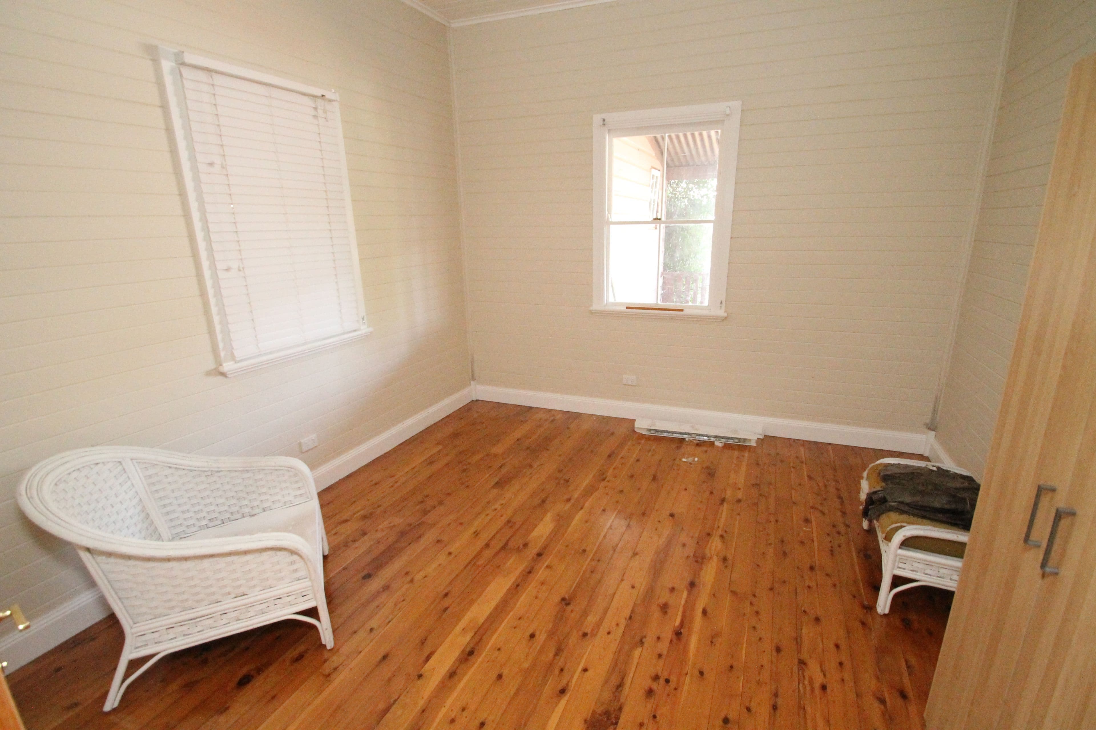 13 Learmonth Street, Willow Tree - Thumbnail 8