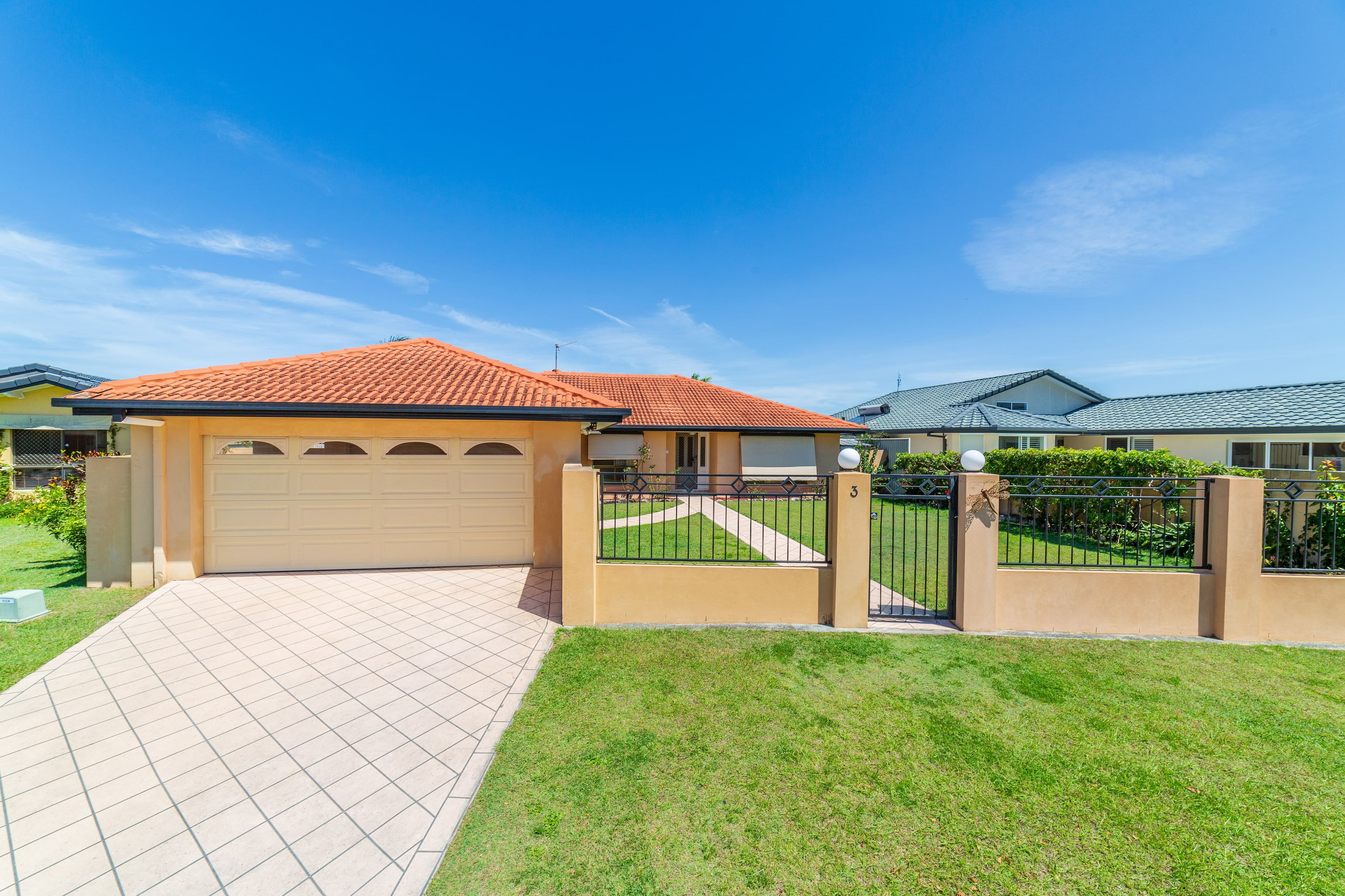 3 Braemer Court, Benowa Waters QLD 4217, Benowa - Thumbnail 2