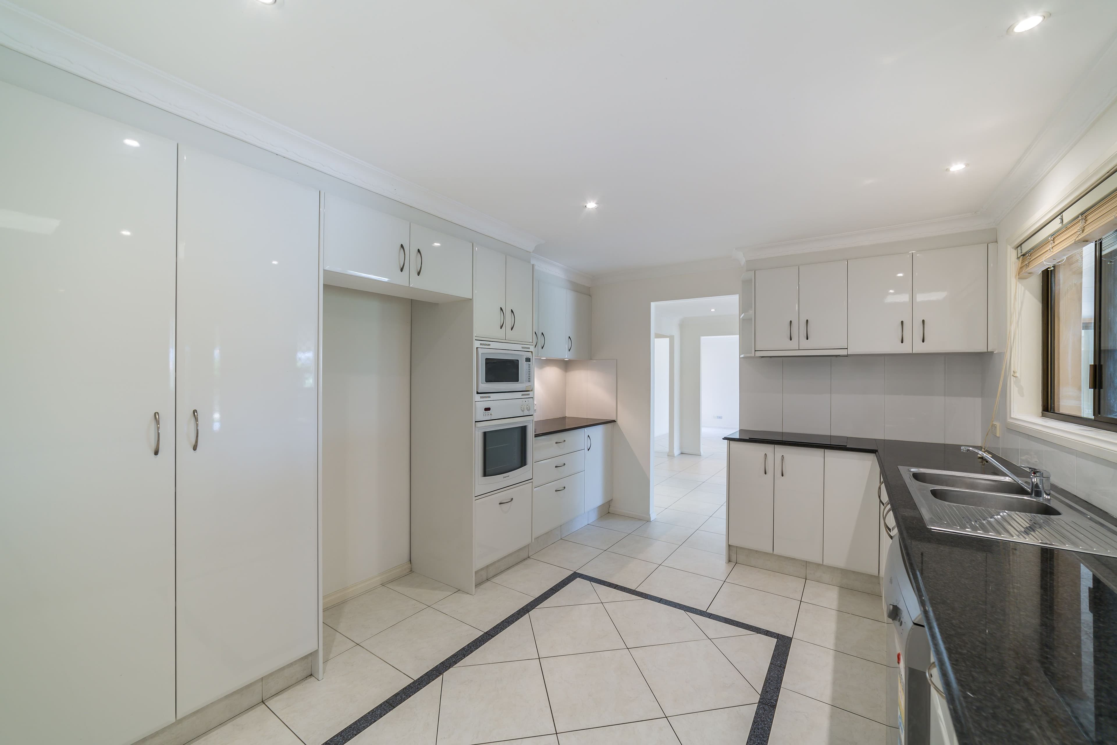 3 Braemer Court, Benowa Waters QLD 4217, Benowa - Thumbnail 6