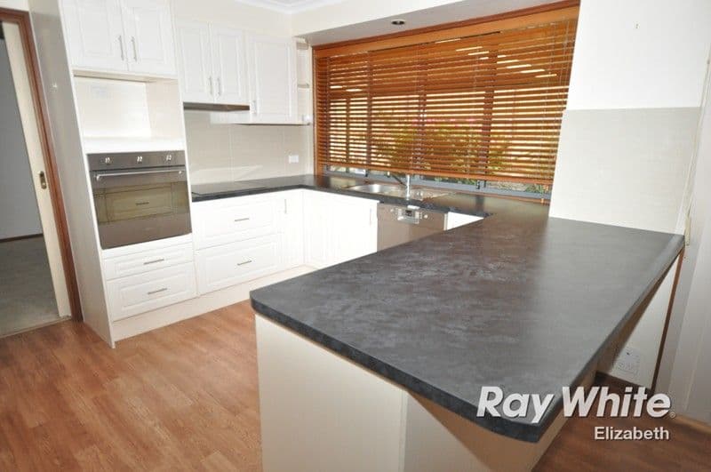 31 Sydney Street, BRASSALL QLD 4305, Brassall - Thumbnail 3