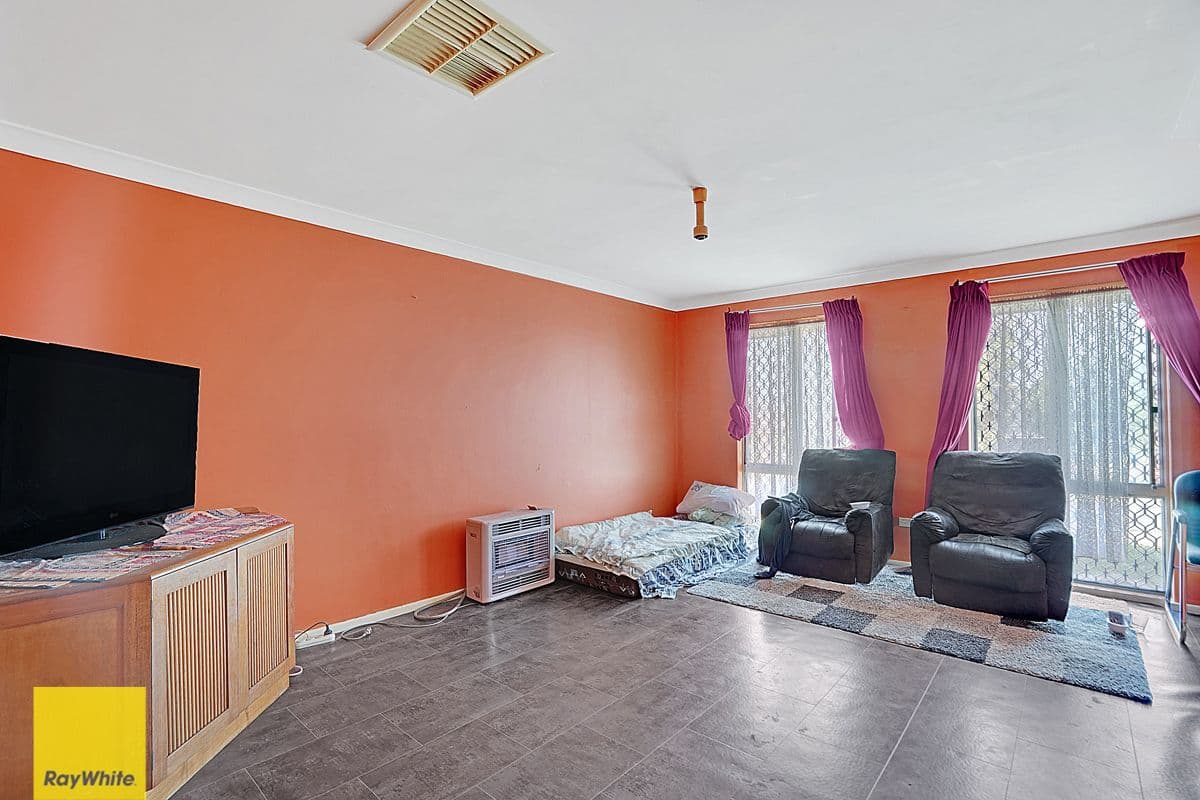 31 Colne Way, Girrawheen WA 6064, Girrawheen - Thumbnail 2