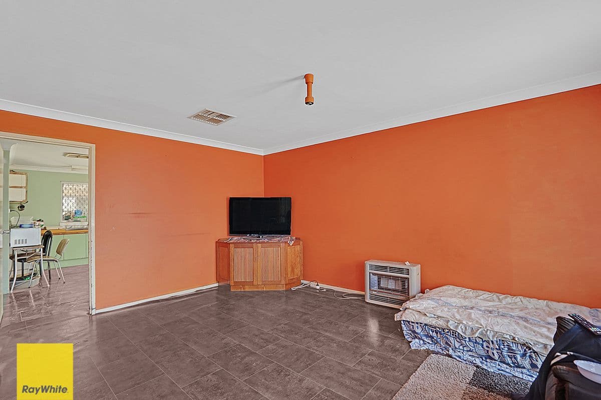 31 Colne Way, Girrawheen WA 6064, Girrawheen - Thumbnail 3