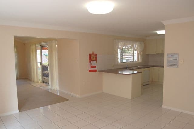 13 Orania Crescent, CALAMVALE QLD 4116, Calamvale - Thumbnail 5