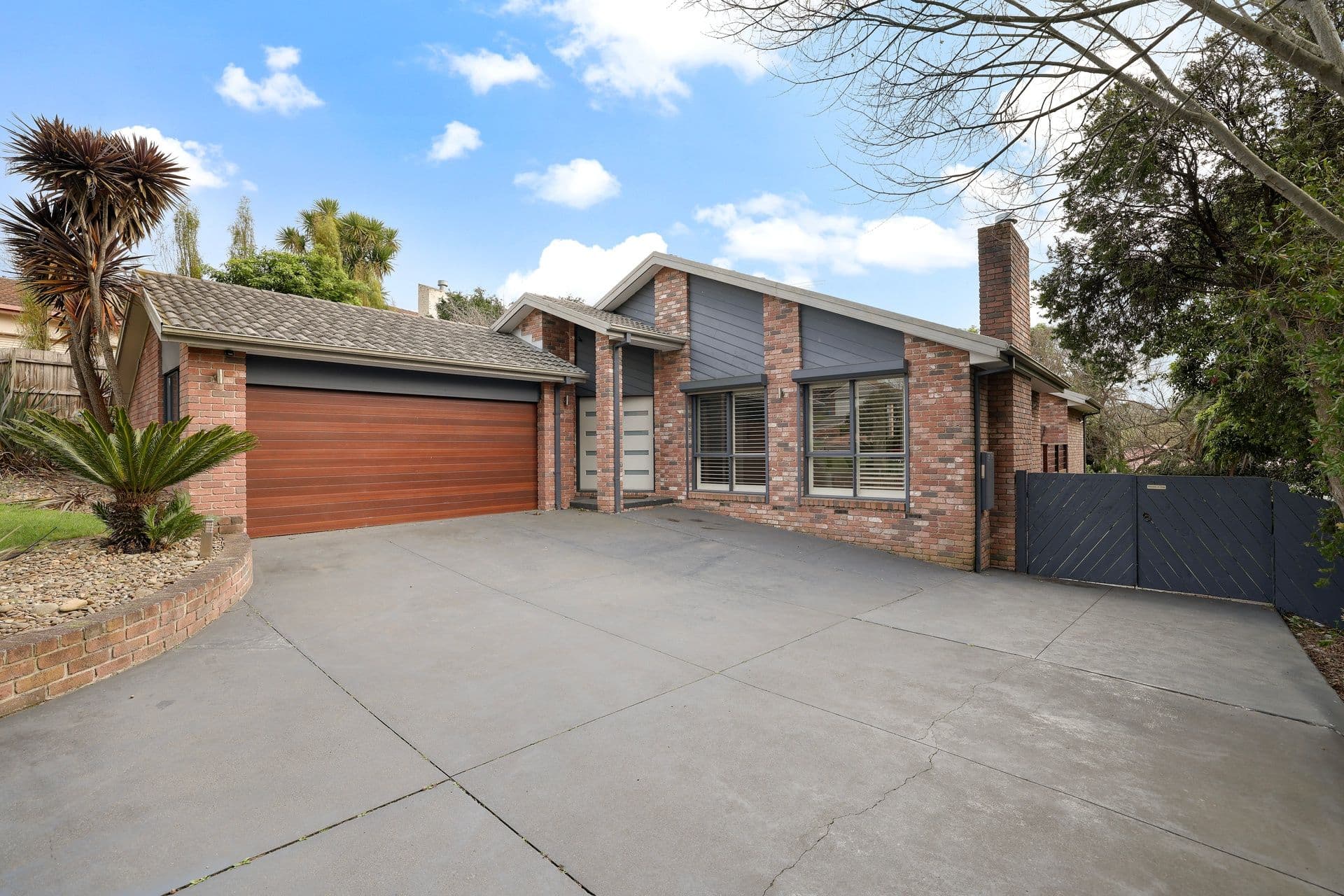 19 Sumner Court, Berwick VIC 3806, Berwick - Thumbnail 2