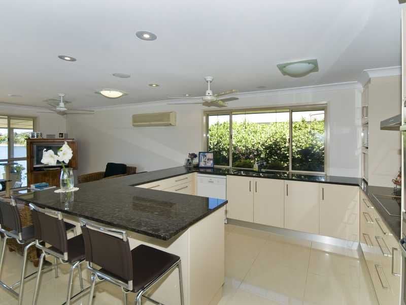 7 Linden Court, PALM BEACH QLD 4221, Palm Beach - Thumbnail 2