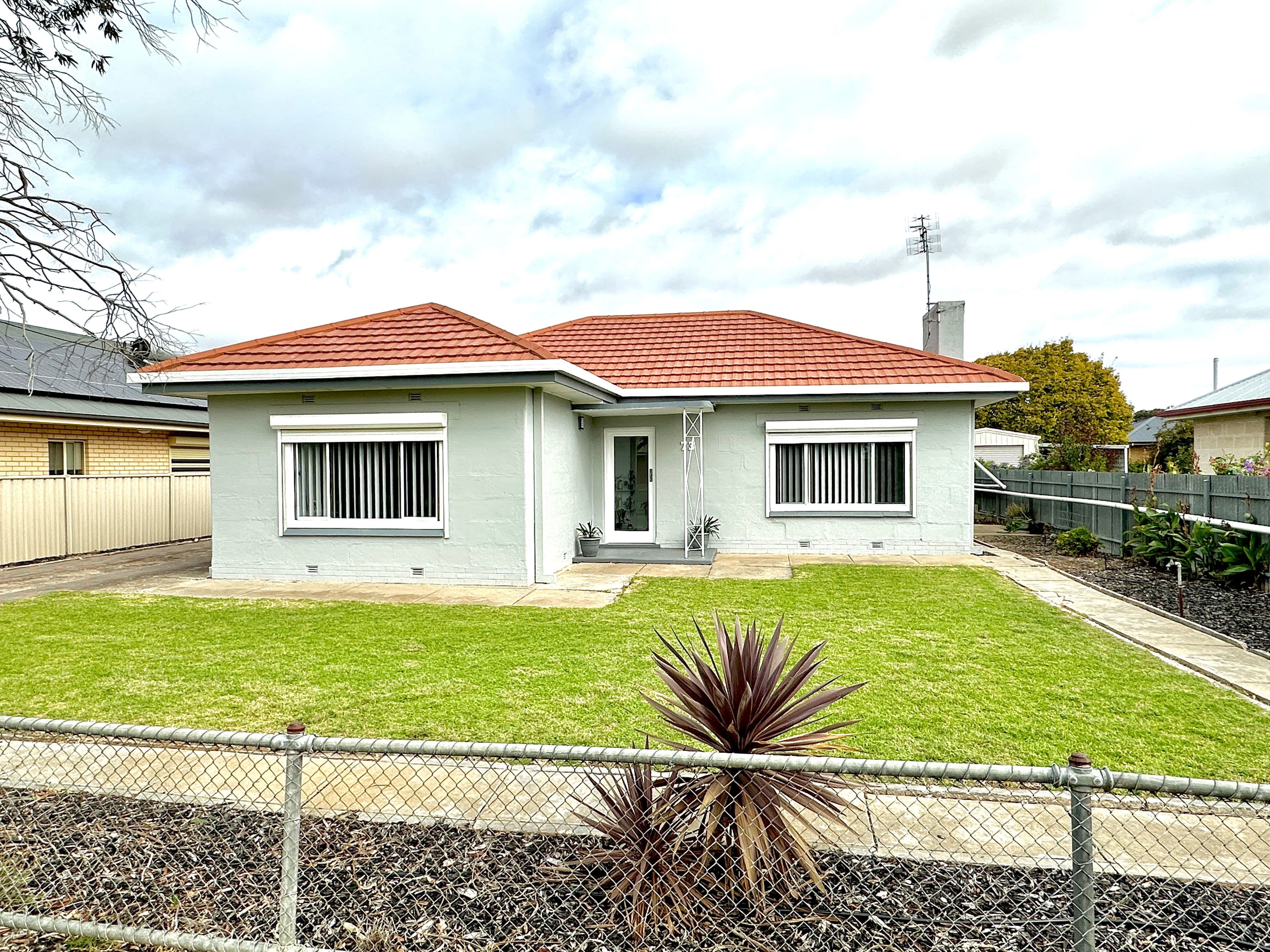 73 Park Terrace, Bordertown SA 5268, Bordertown - Image 1