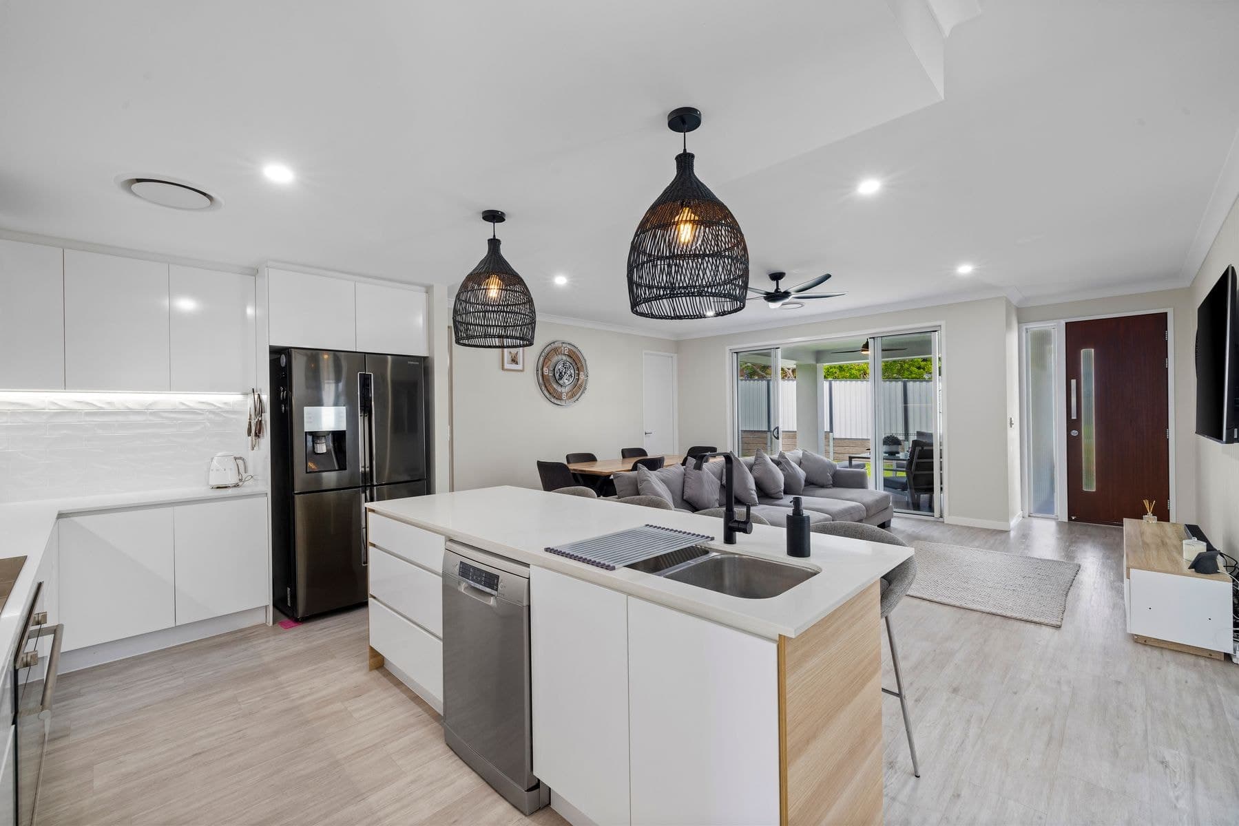 19 Dawn Crescent, Thornlands QLD 4164, Thornlands - Thumbnail 2