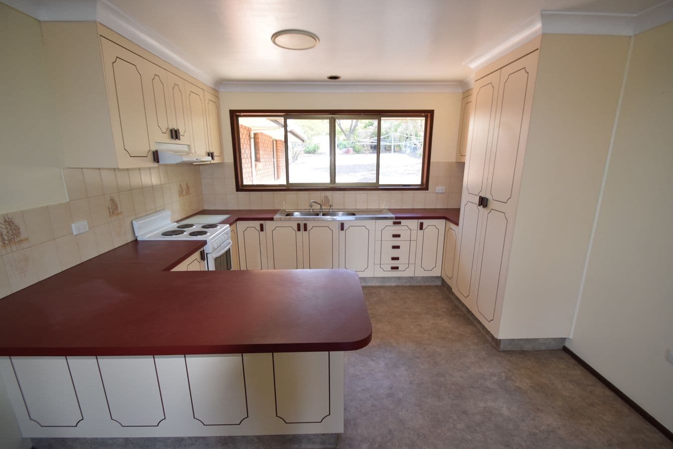 62 Dingyarra Street, Toogoolawah QLD 4313, Toogoolawah - Thumbnail 2