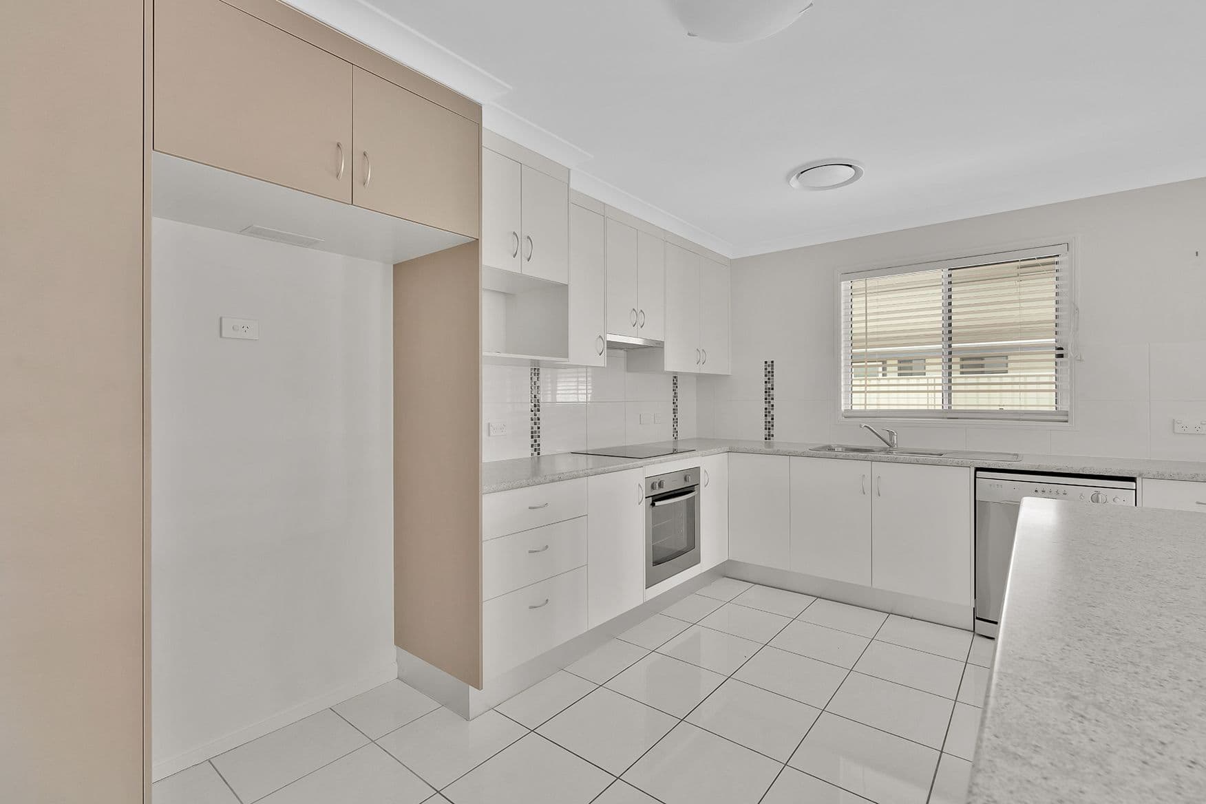7 Singleton Court, Emerald QLD 4720, Emerald - Thumbnail 4
