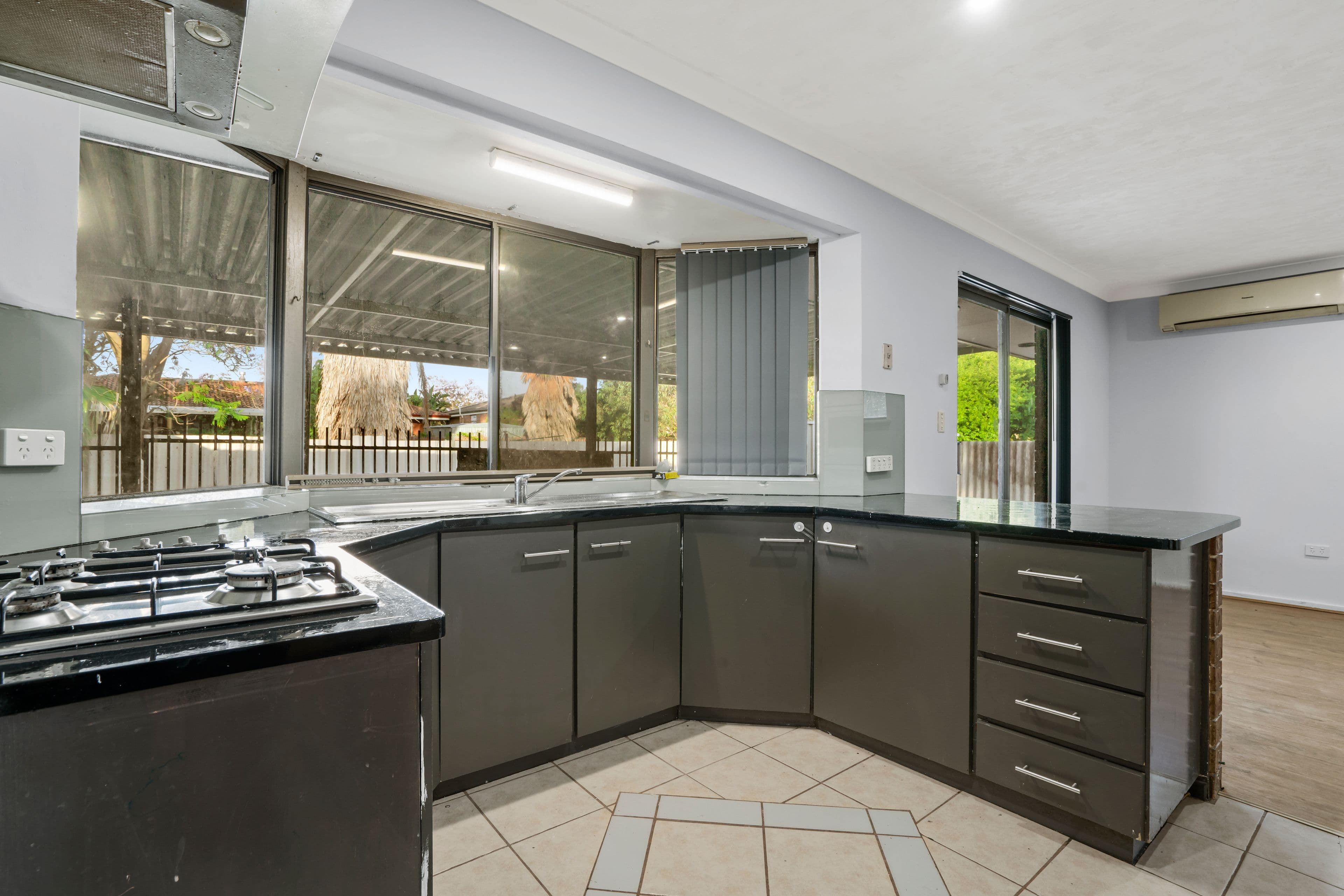 29 Heron Court, Camillo WA 6111, Camillo - Thumbnail 3