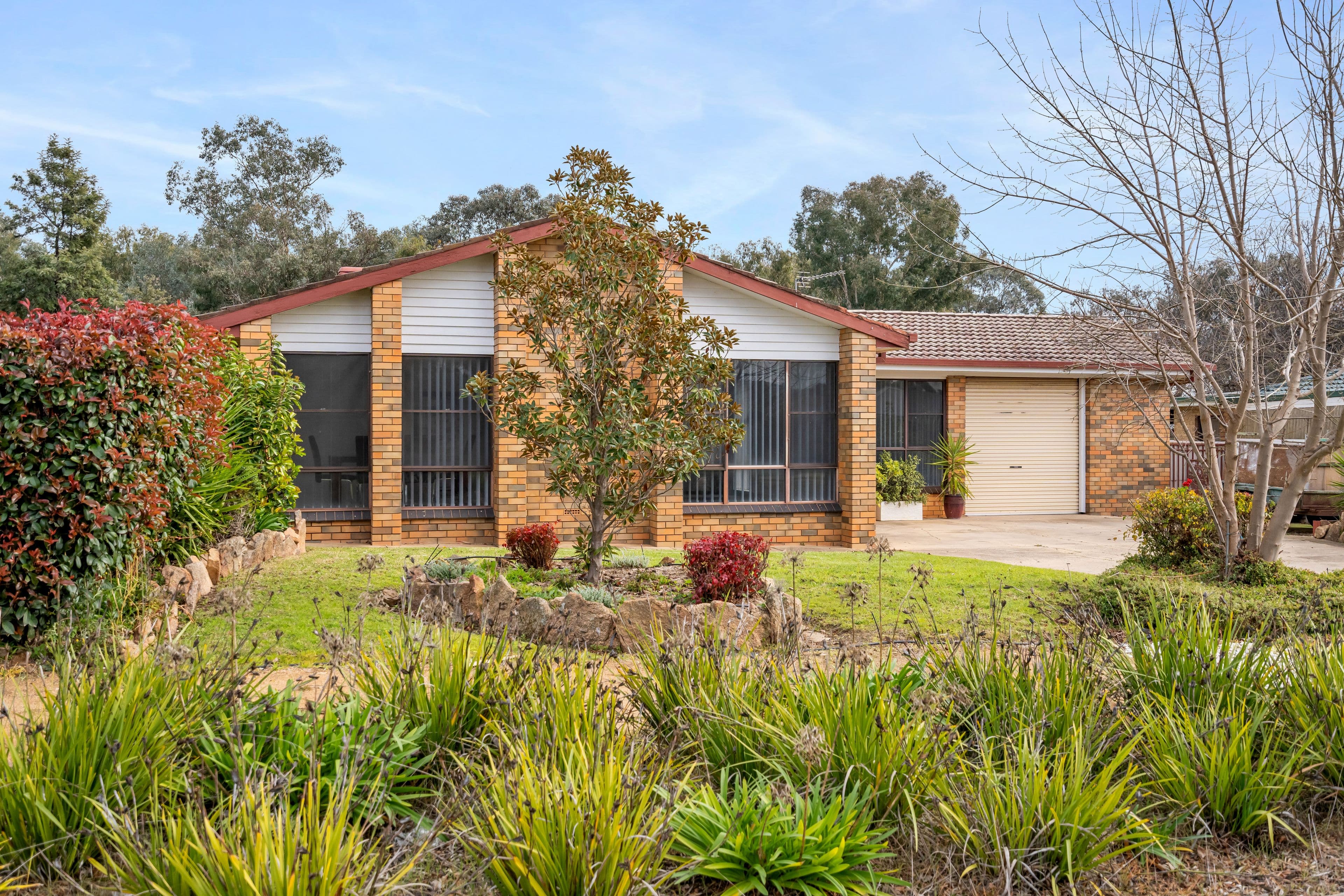 10 Bandera Avenue, Glenfield Park NSW 2650, Glenfield Park - Image 1