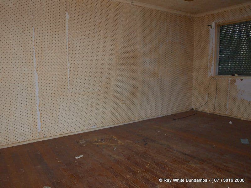 108 Barclay Street, BUNDAMBA QLD 4304, Bundamba - Thumbnail 2