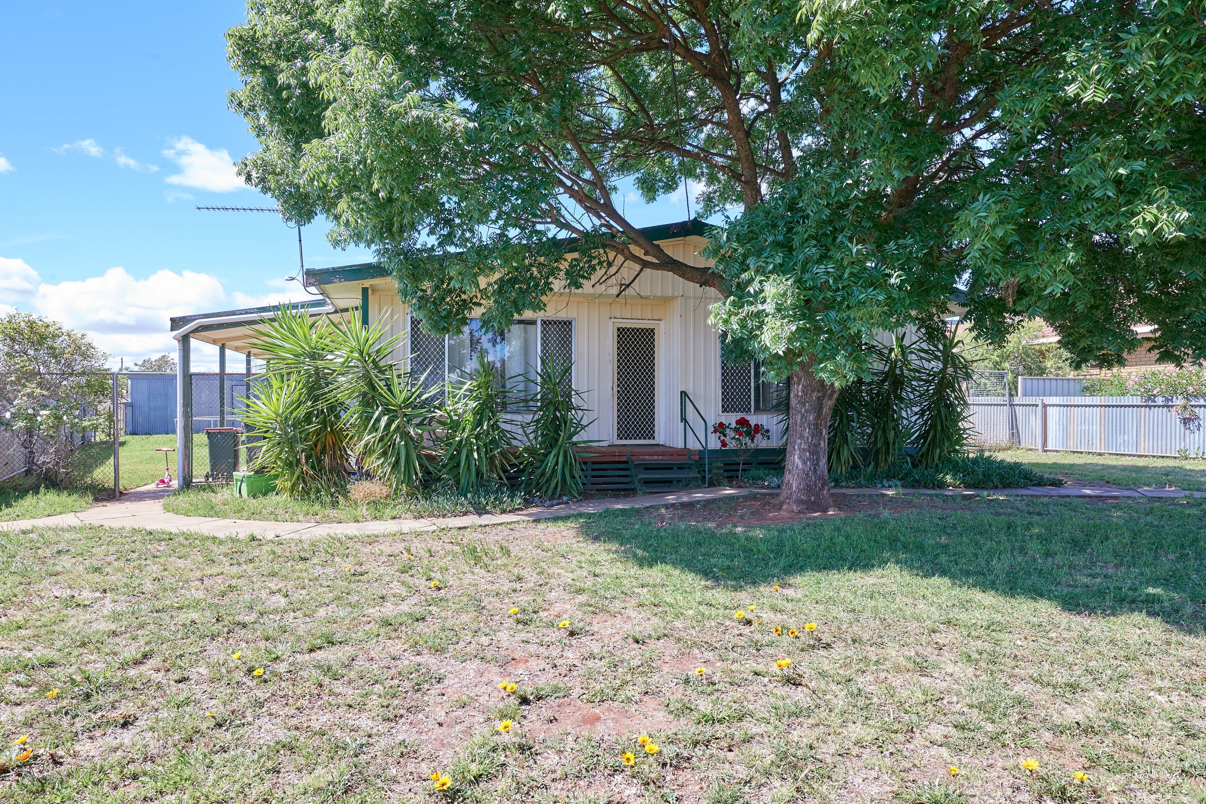 39 Stinson Street, Coolamon NSW 2701, Coolamon - Image 1