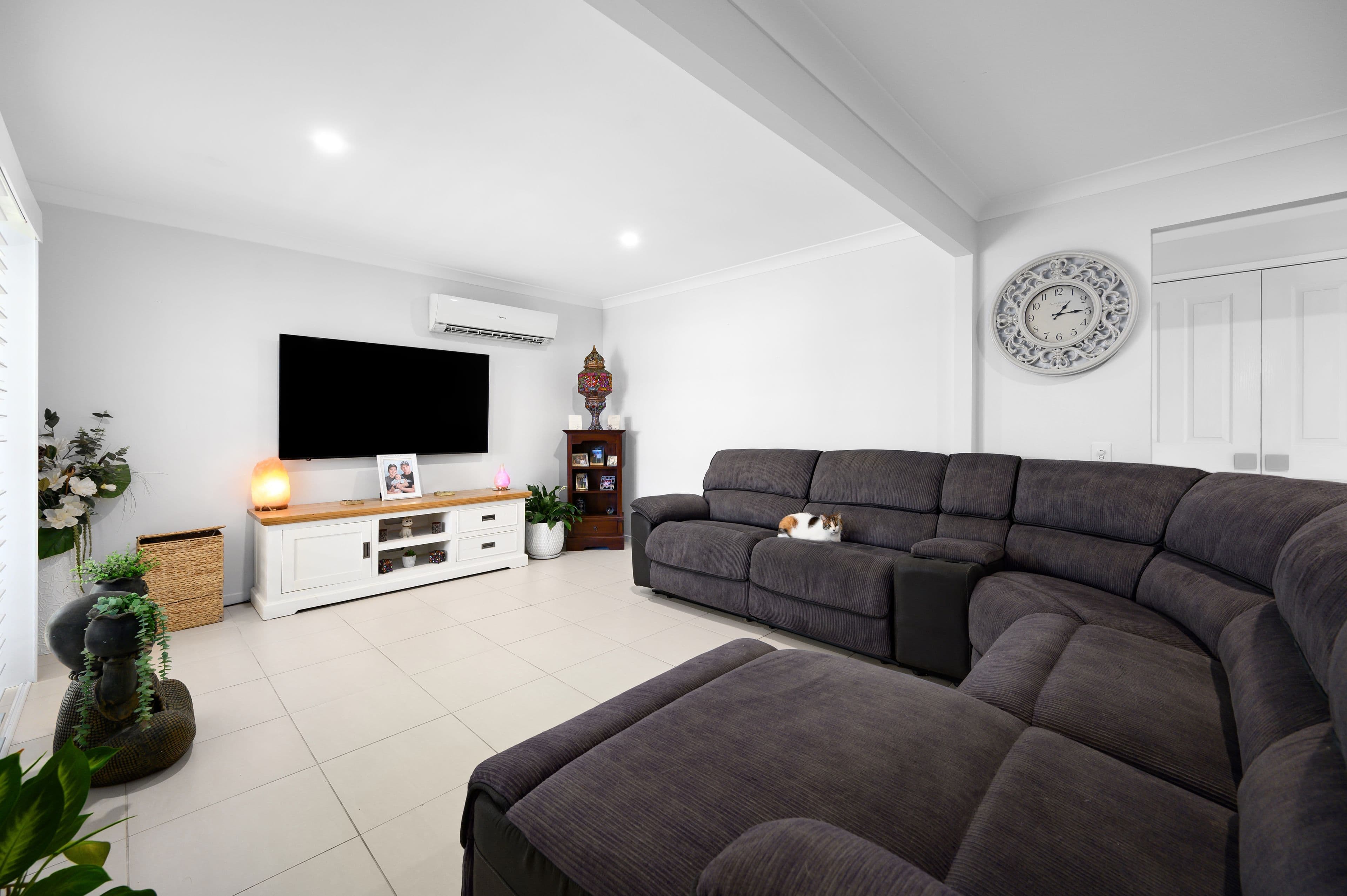 16 Menindee Avenue, Coombabah QLD 4216, Coombabah - Thumbnail 2