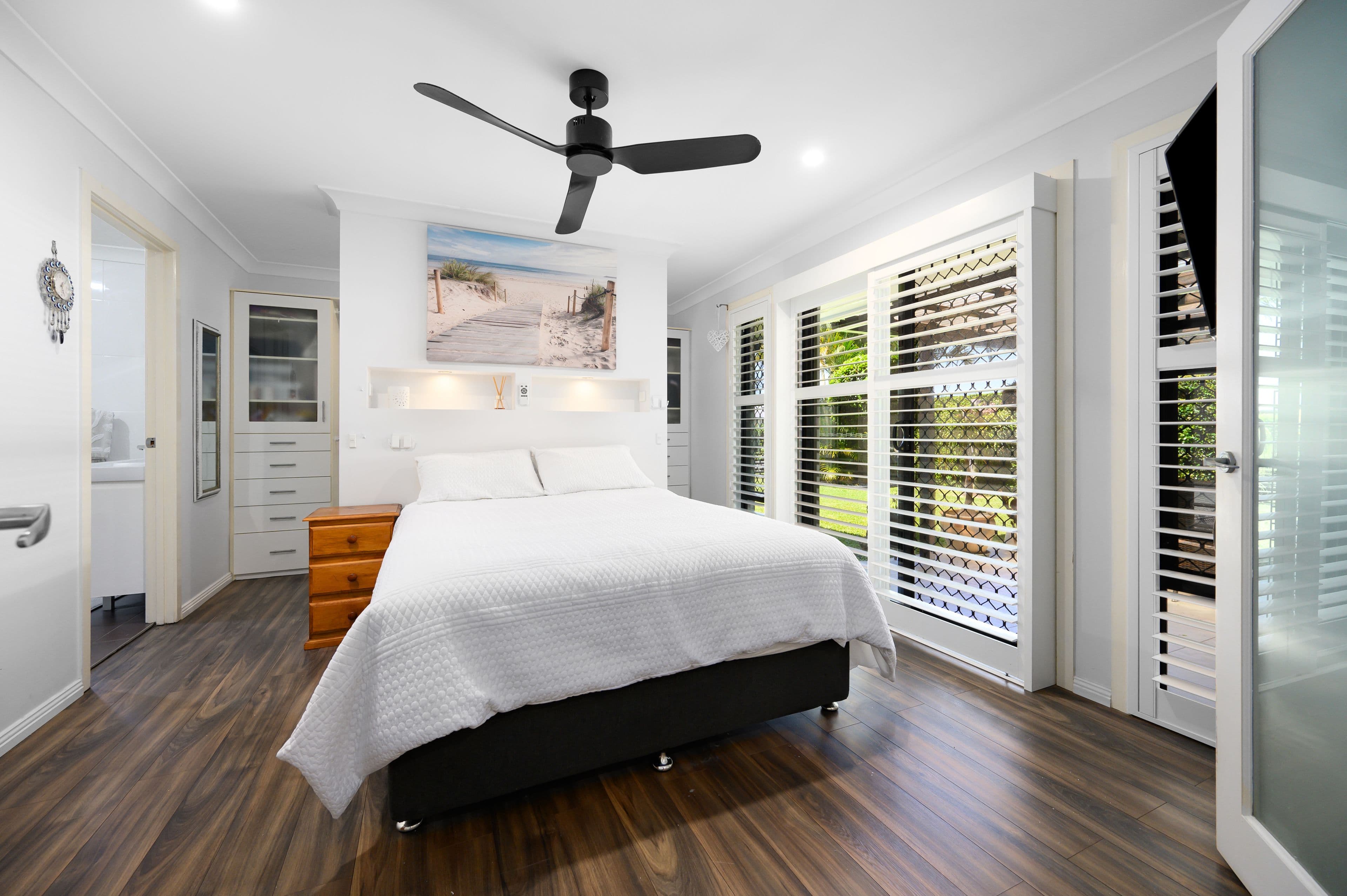 16 Menindee Avenue, Coombabah QLD 4216, Coombabah - Thumbnail 4