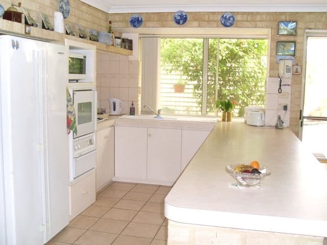 4 Onedin Court, WANDINA WA 6530, Wandina - Thumbnail 4