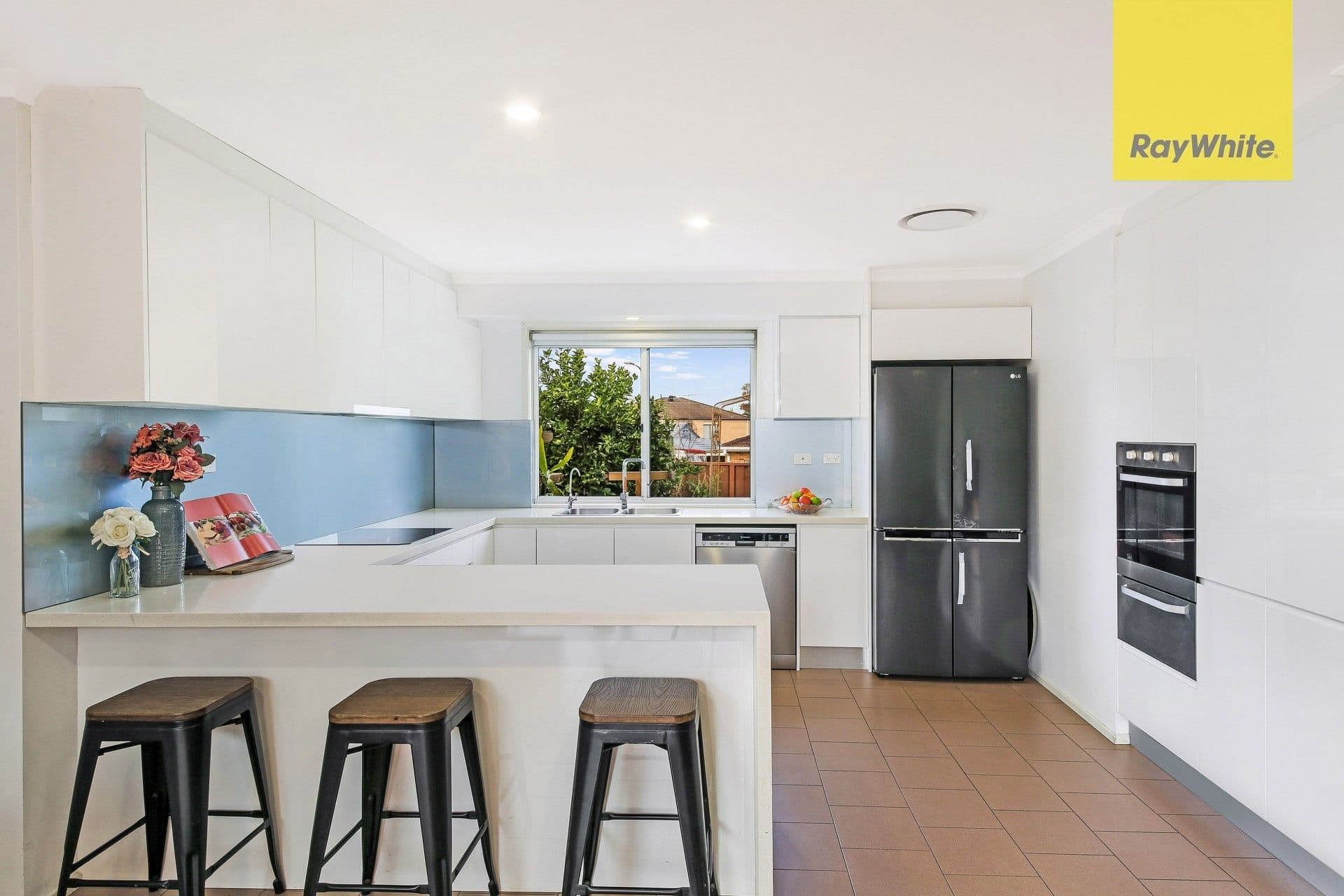 9 Flinders Crescent, Hinchinbrook NSW 2168, Hinchinbrook - Thumbnail 4